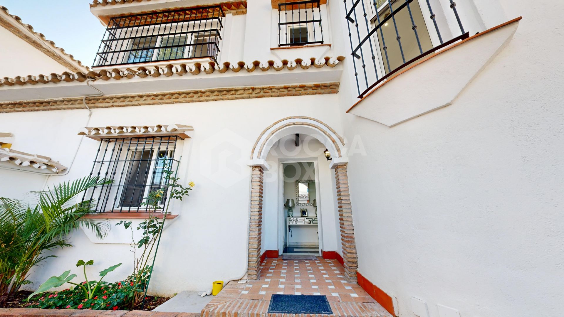 UNIQUE OPPORTUNITY: Exclusive Luxury Home for Sale in Río Verde Playa, Marbella’s Golden Mile