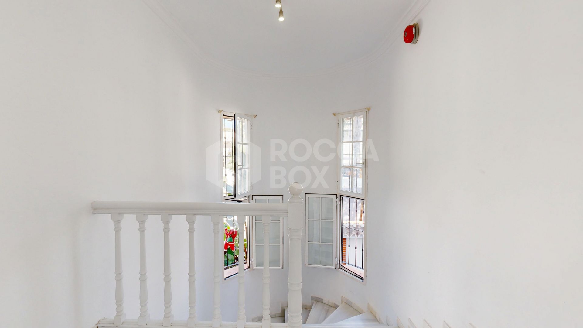 UNIQUE OPPORTUNITY: Exclusive Luxury Home for Sale in Río Verde Playa, Marbella’s Golden Mile