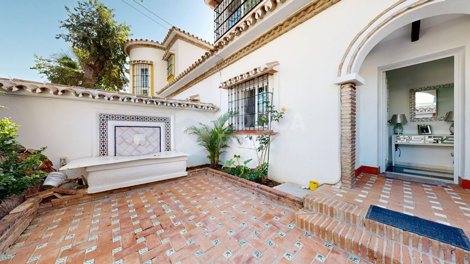 UNIQUE OPPORTUNITY: Exclusive Luxury Home for Sale in Río Verde Playa, Marbella’s Golden Mile