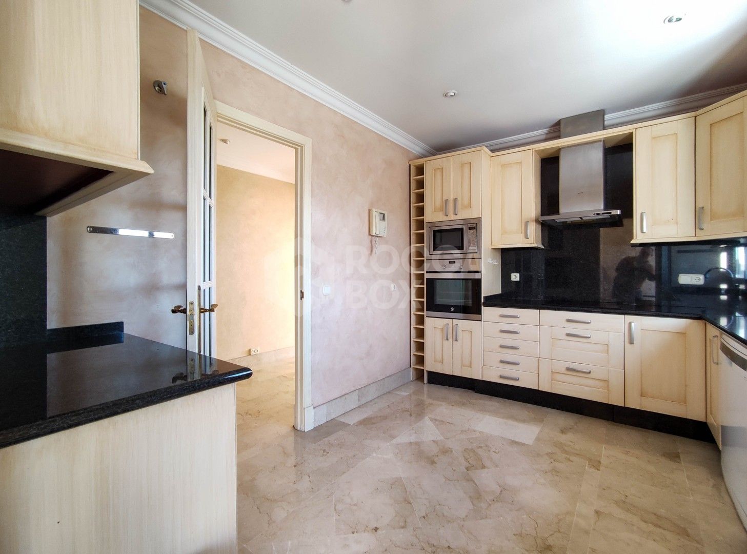 Stunning Penthouse in Nueva Andalucía and Puerto Banús: Exclusive Penthouse in Lorcrimar