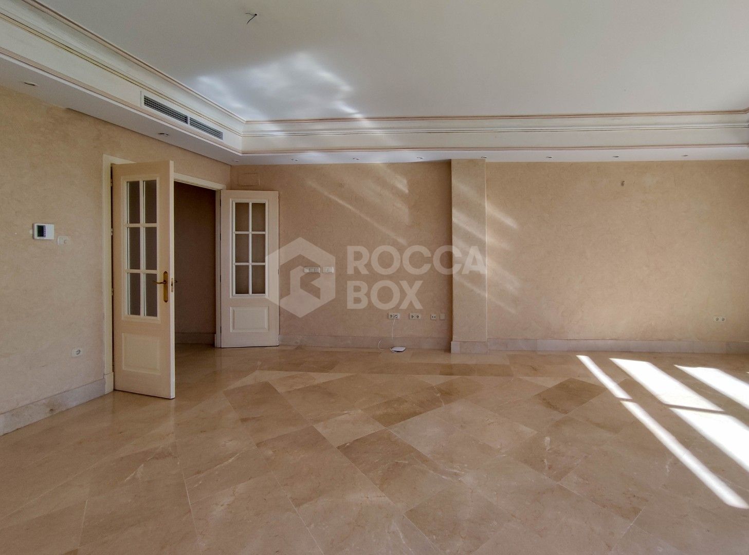 Stunning Penthouse in Nueva Andalucía and Puerto Banús: Exclusive Penthouse in Lorcrimar