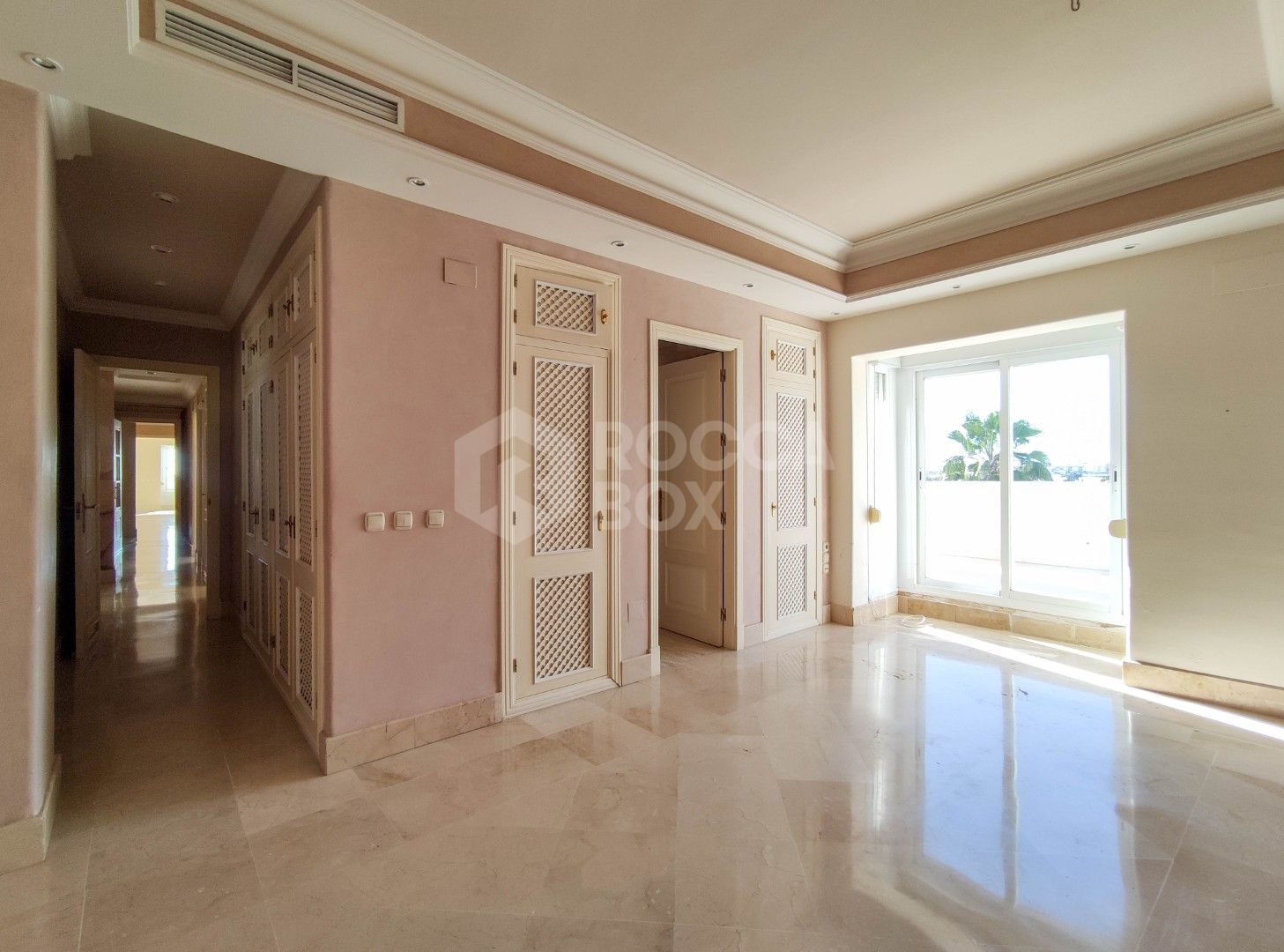 Stunning Penthouse in Nueva Andalucía and Puerto Banús: Exclusive Penthouse in Lorcrimar