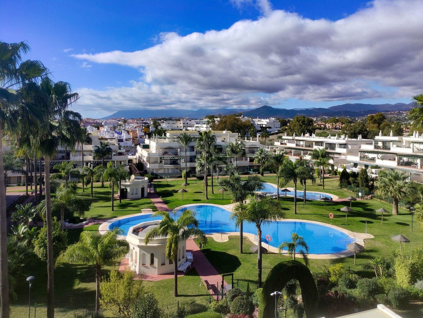 Stunning Penthouse in Nueva Andalucía and Puerto Banús: Exclusive Penthouse in Lorcrimar