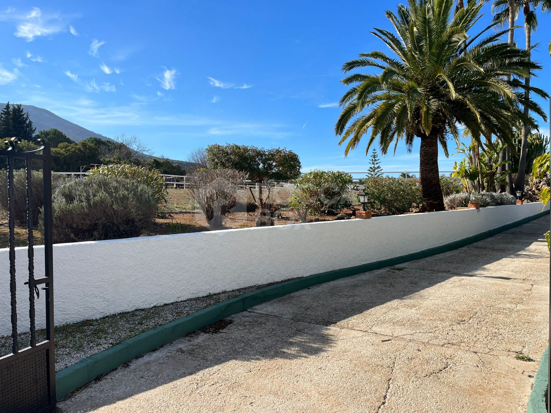 Country house with equestrian facilities in Alhaurín el Grande.