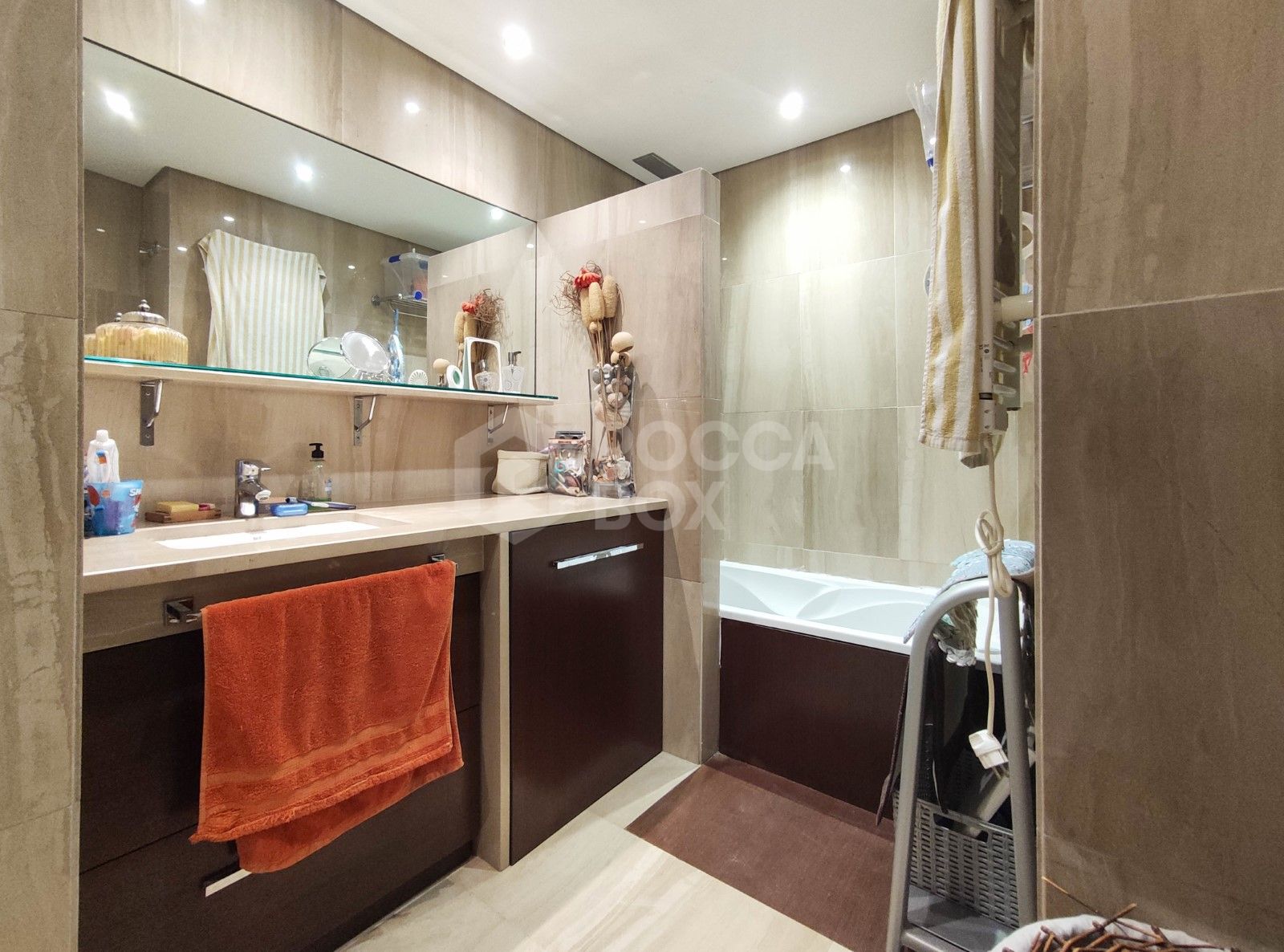 Spacious Renovated Apartment in Estepona Port