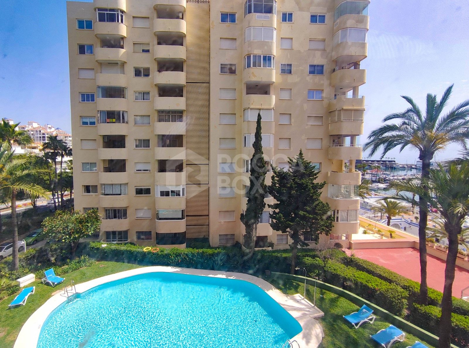Spacious Renovated Apartment in Estepona Port