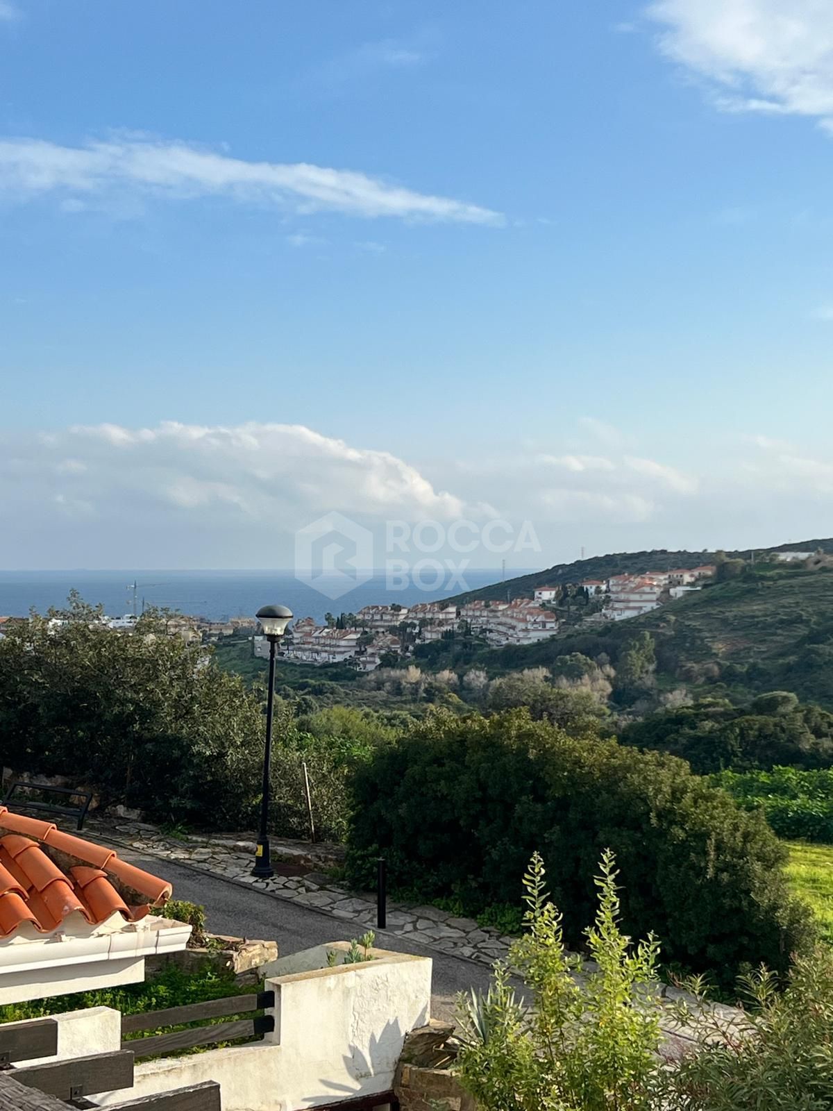 Charming 1-Bedroom Apartment with Panoramic Sea and Countryside Views