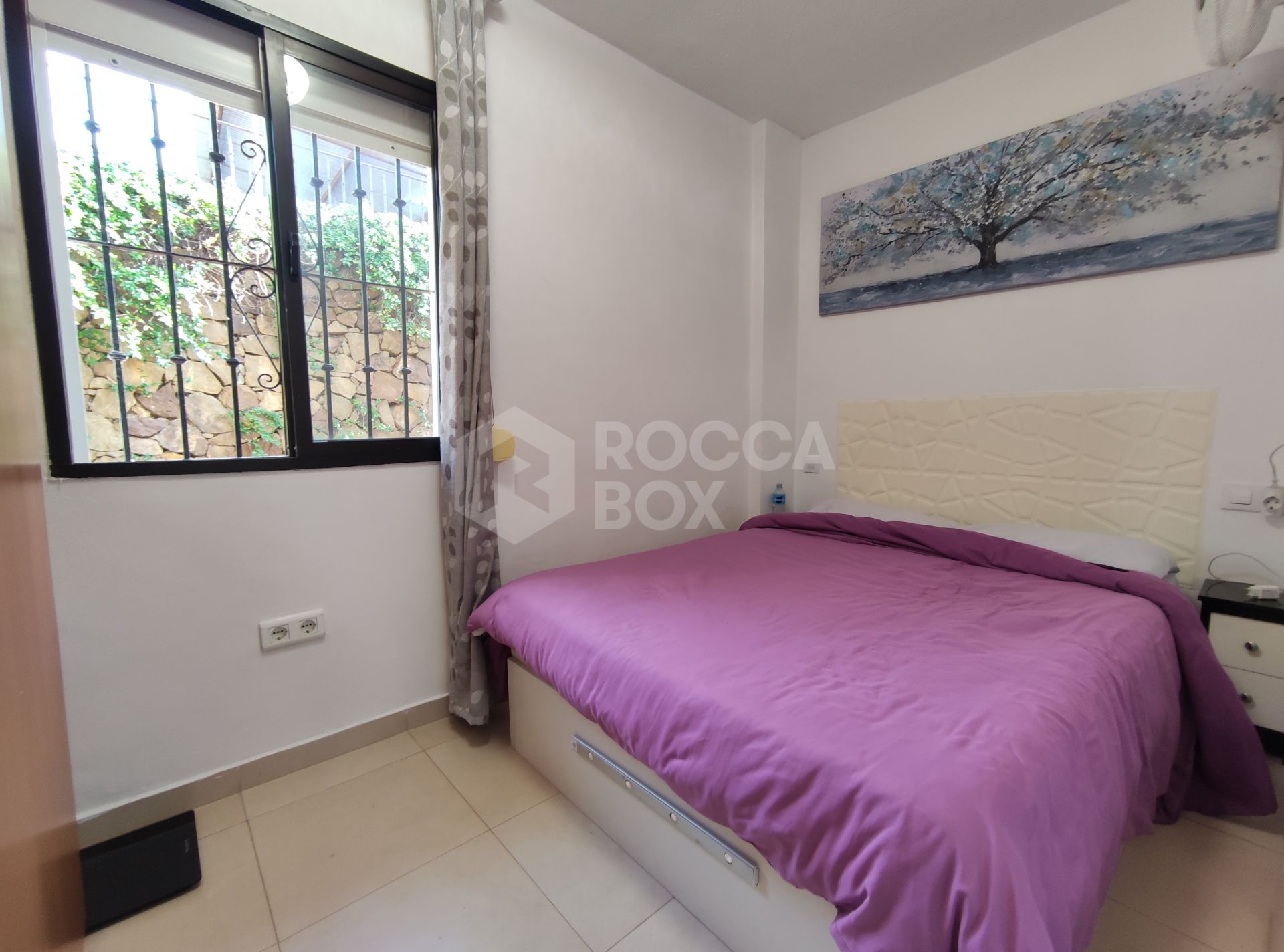 Charming ground-floor apartment in Buenas Noches, Estepona.