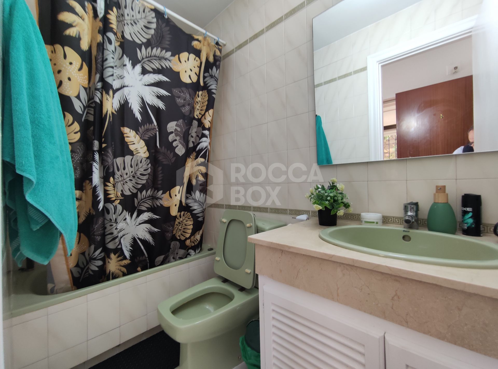 Charming ground-floor apartment in Buenas Noches, Estepona.