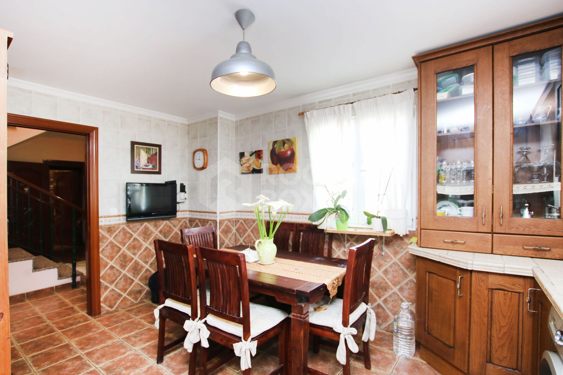 An impressive villa is for sale just a 5-minute drive from the beautiful Los Boliches beach, Mijas Costa.