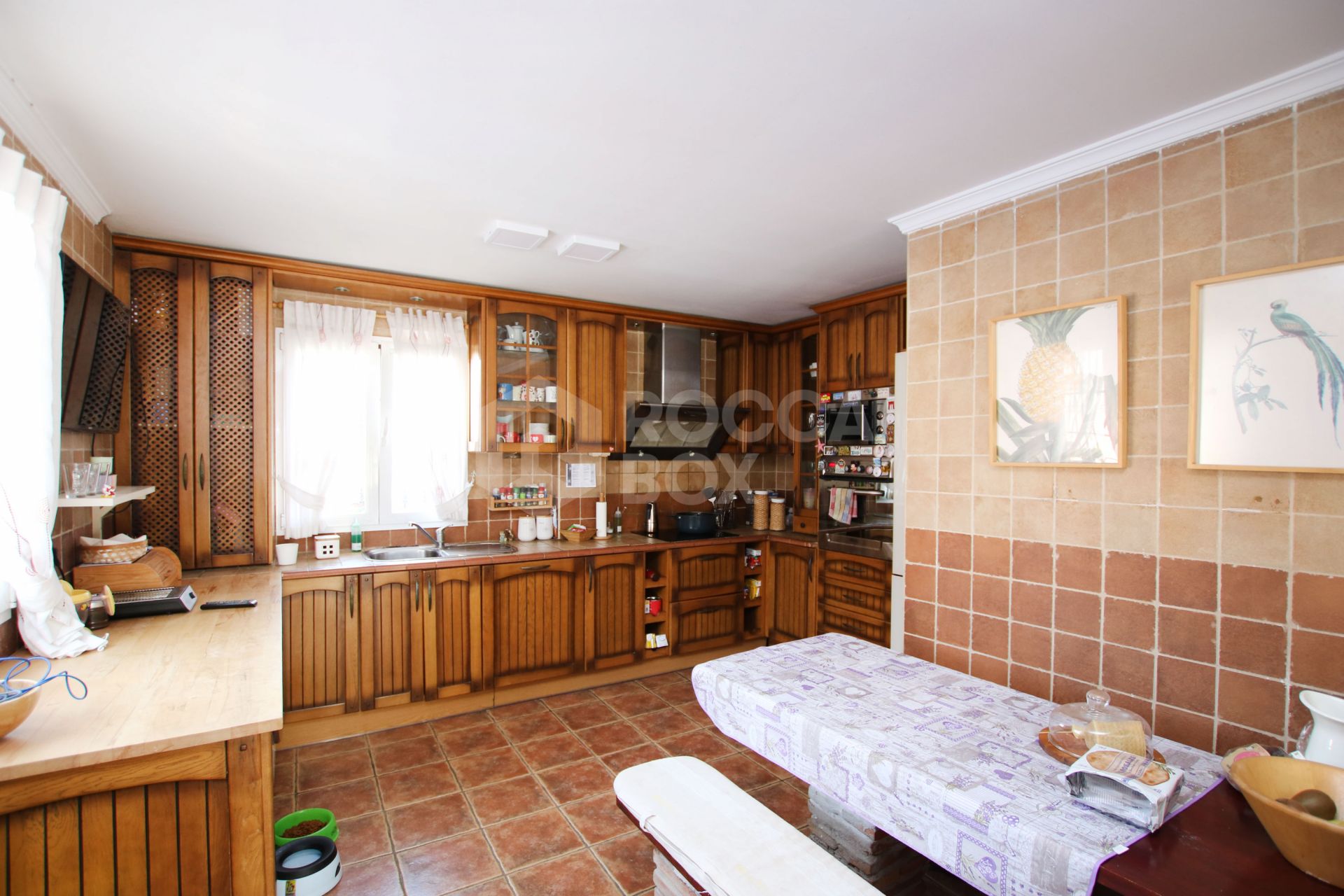 An impressive villa is for sale just a 5-minute drive from the beautiful Los Boliches beach, Mijas Costa.
