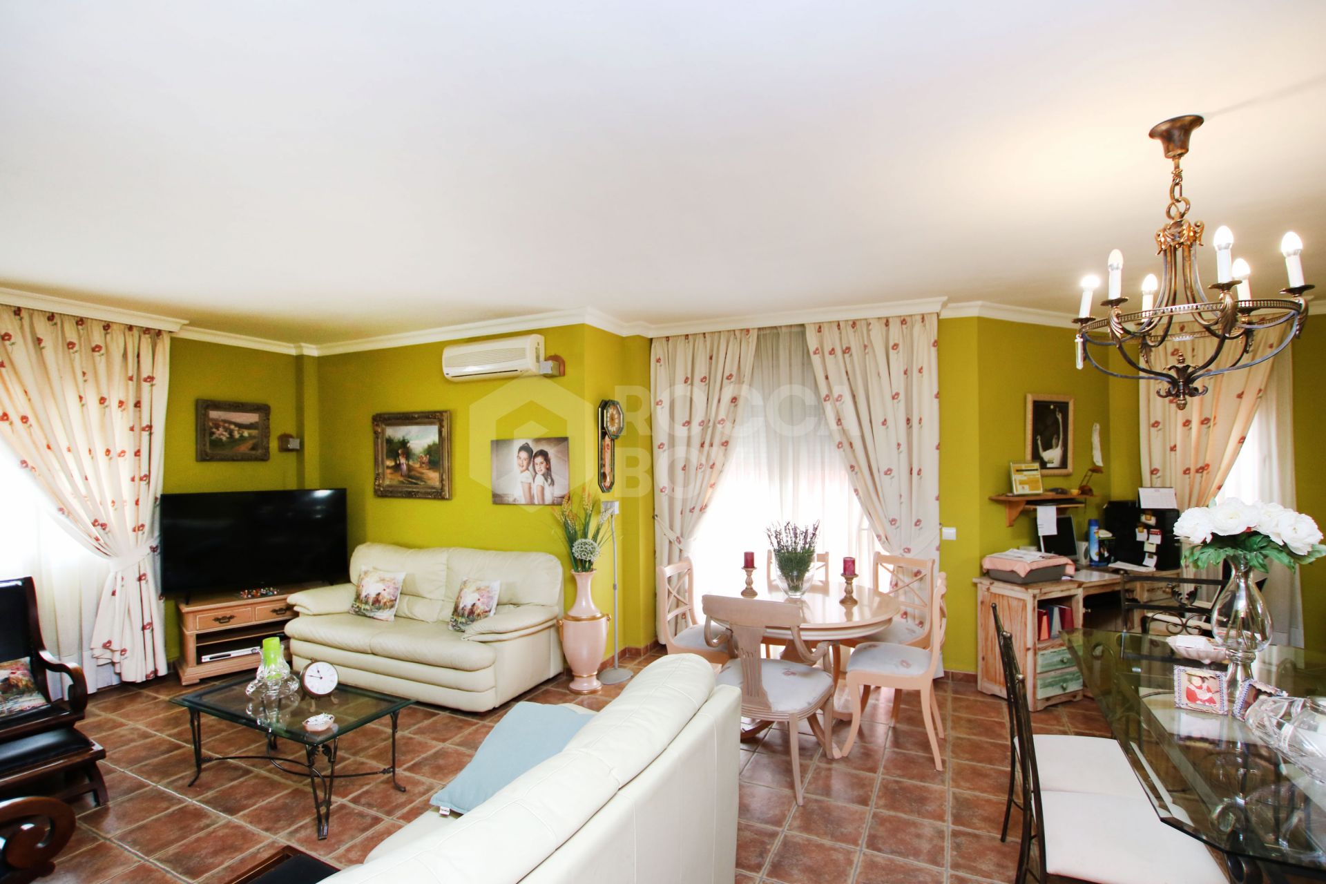 An impressive villa is for sale just a 5-minute drive from the beautiful Los Boliches beach, Mijas Costa.