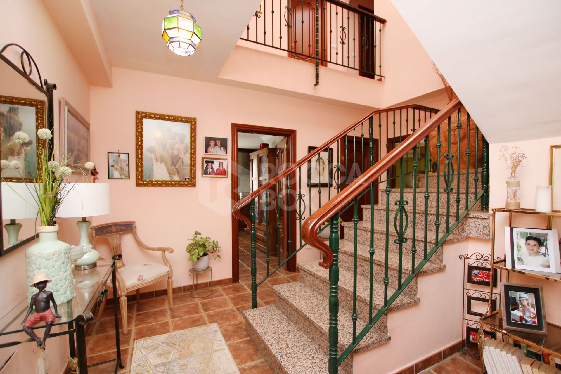 An impressive villa is for sale just a 5-minute drive from the beautiful Los Boliches beach, Mijas Costa.