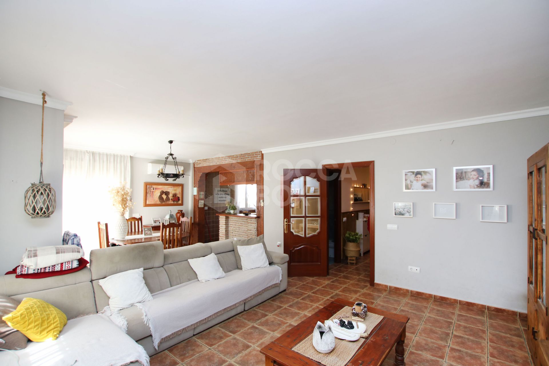 An impressive villa is for sale just a 5-minute drive from the beautiful Los Boliches beach, Mijas Costa.