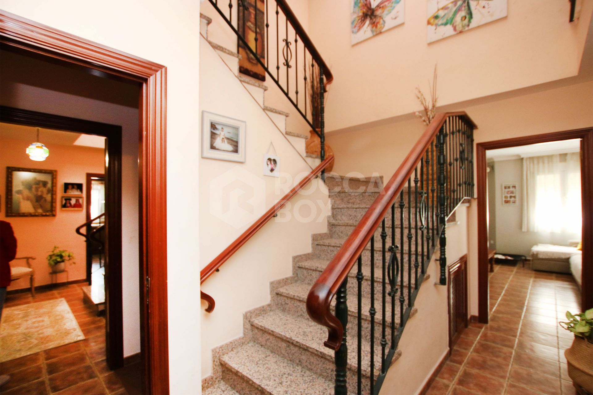 An impressive villa is for sale just a 5-minute drive from the beautiful Los Boliches beach, Mijas Costa.