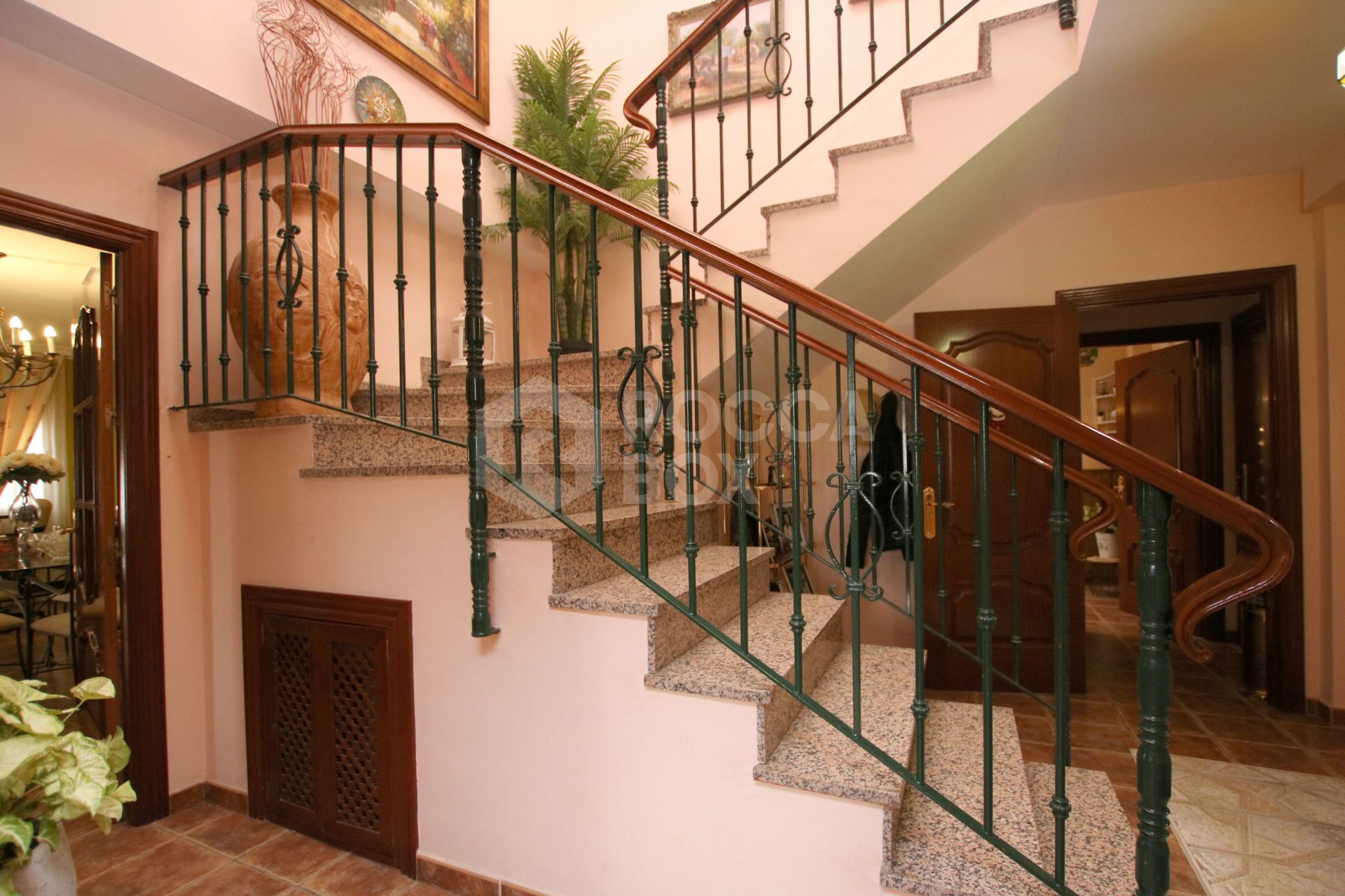 An impressive villa is for sale just a 5-minute drive from the beautiful Los Boliches beach, Mijas Costa.