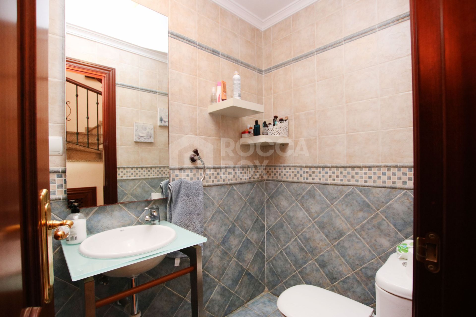 An impressive villa is for sale just a 5-minute drive from the beautiful Los Boliches beach, Mijas Costa.