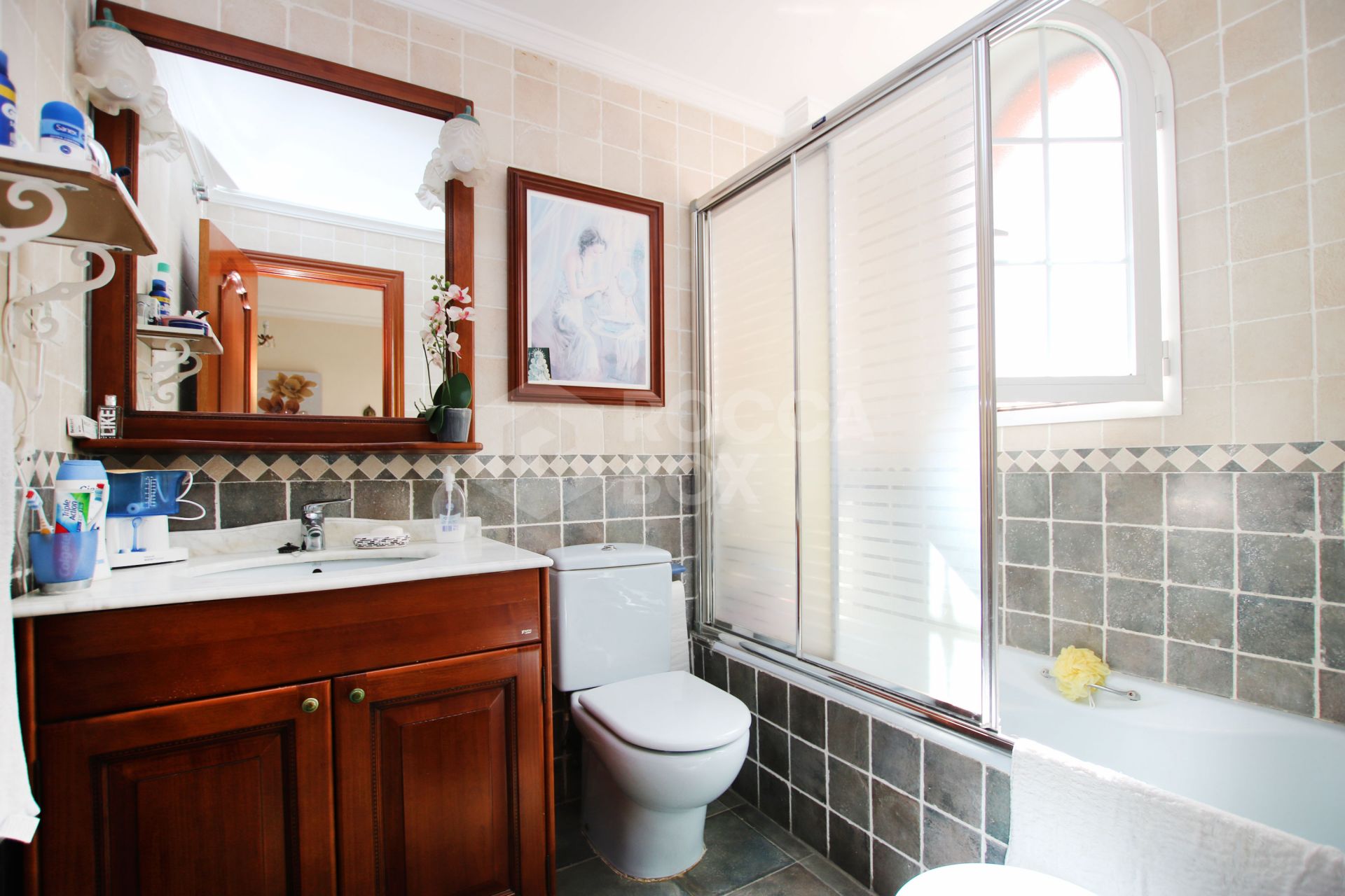 An impressive villa is for sale just a 5-minute drive from the beautiful Los Boliches beach, Mijas Costa.