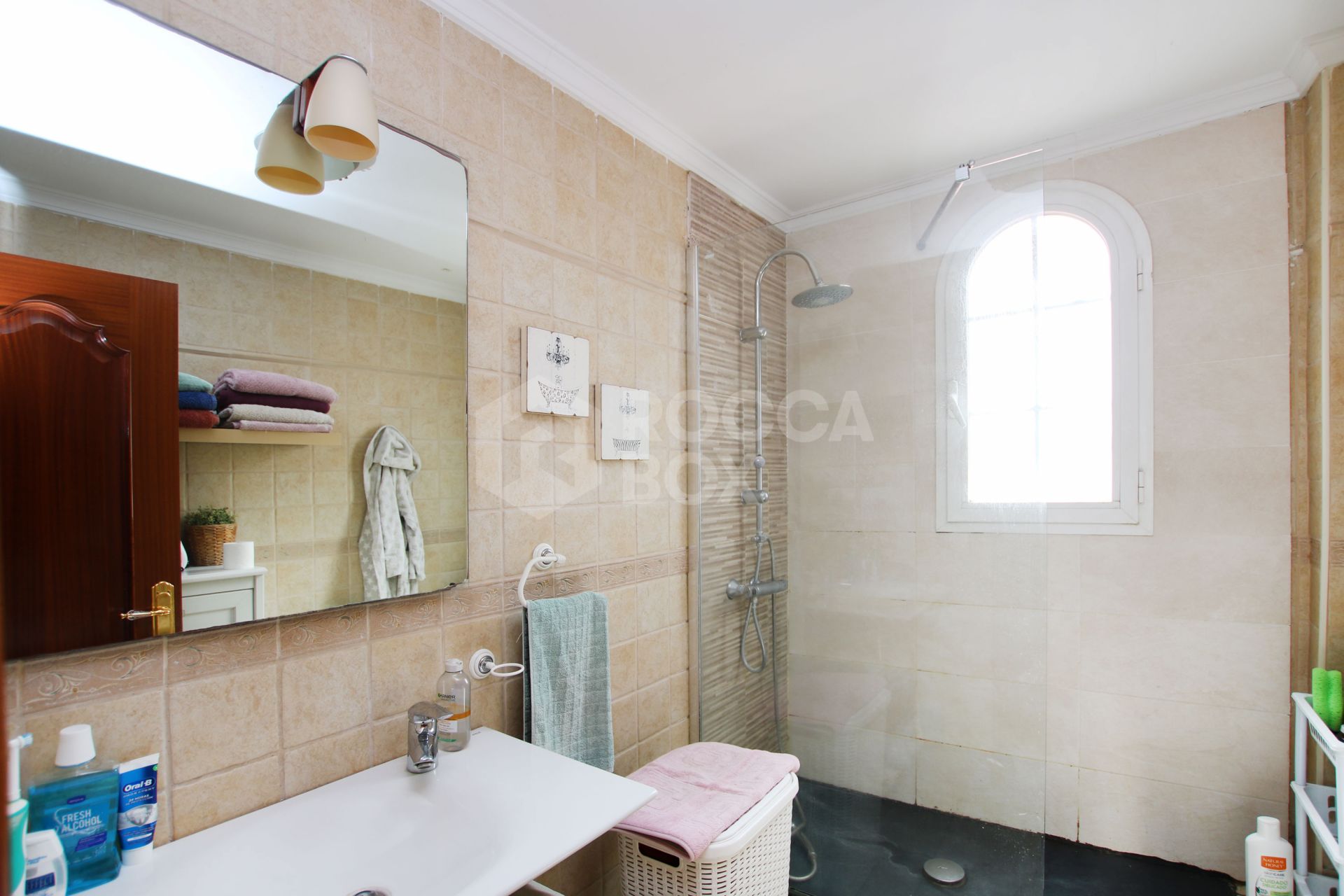 An impressive villa is for sale just a 5-minute drive from the beautiful Los Boliches beach, Mijas Costa.