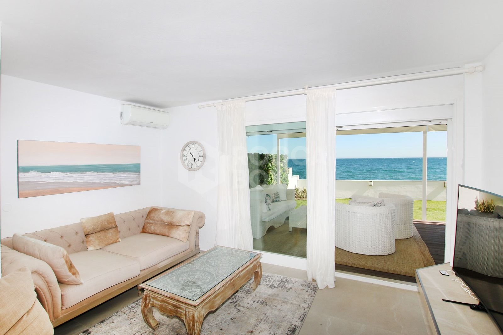 Exclusive frontline beach duplex with private pool and smart home concept