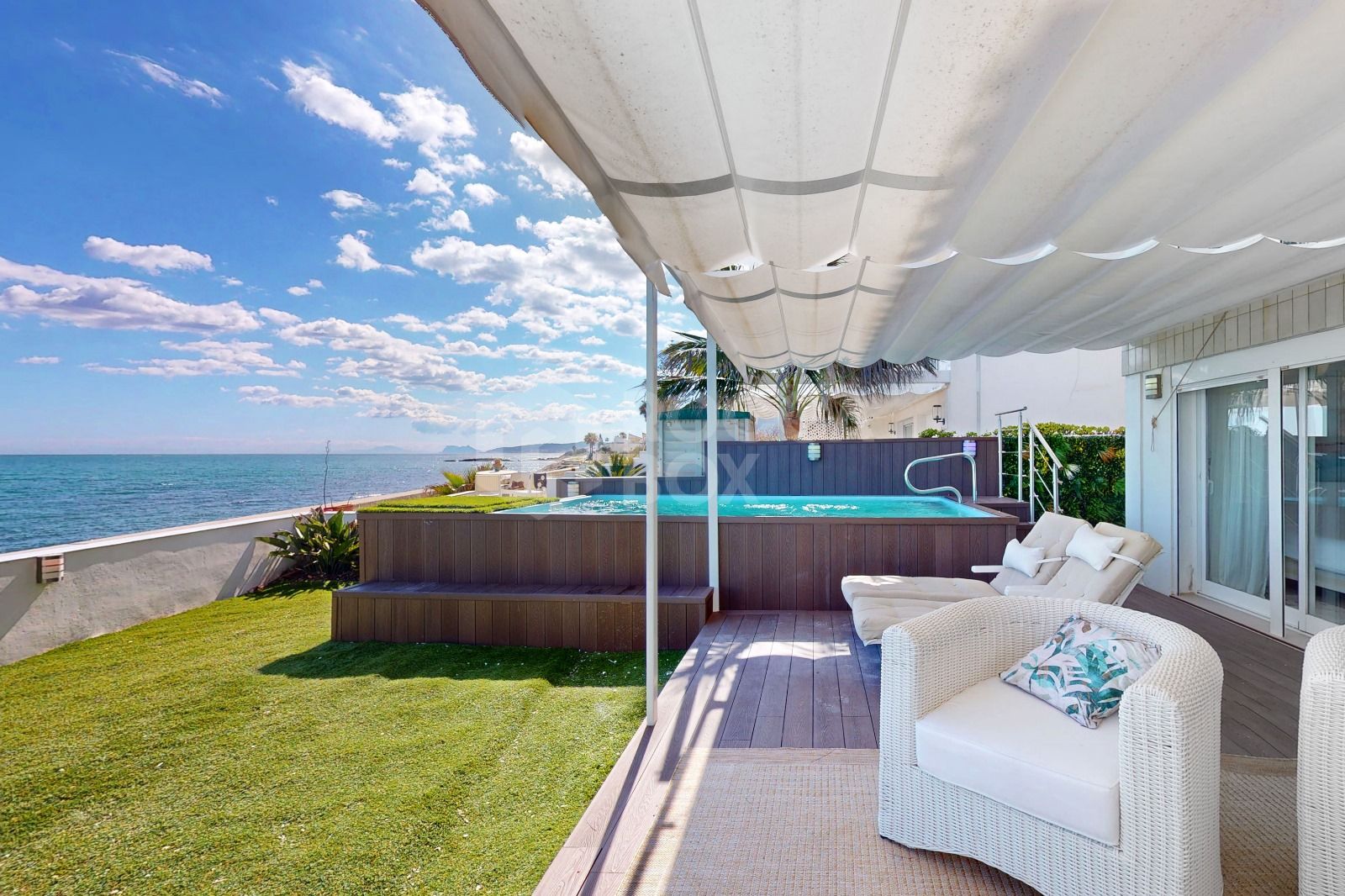 Exclusive frontline beach duplex with private pool and smart home concept