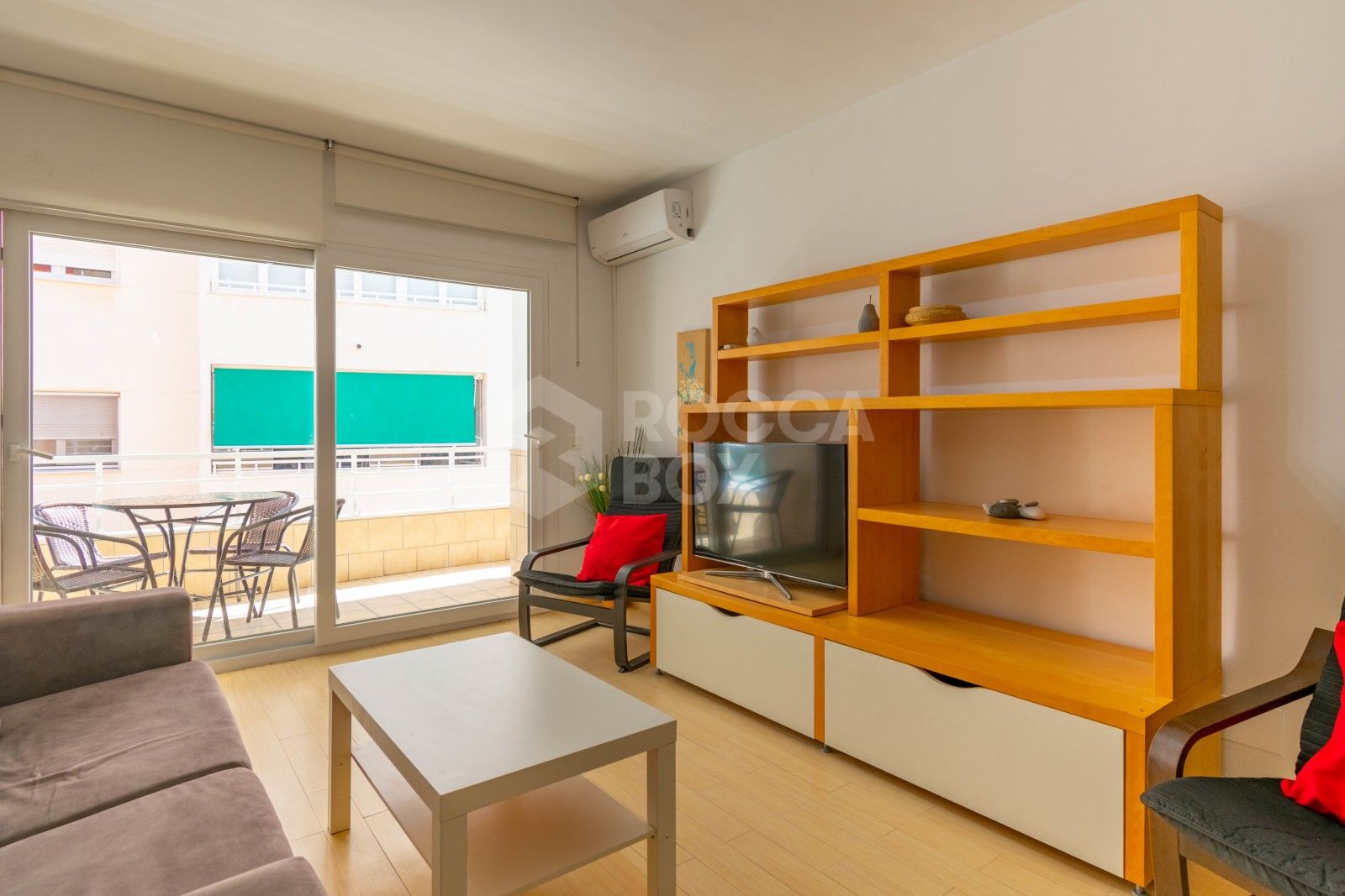 Apartment in a building on the beachfront, on the fabulous Estepona promenade.