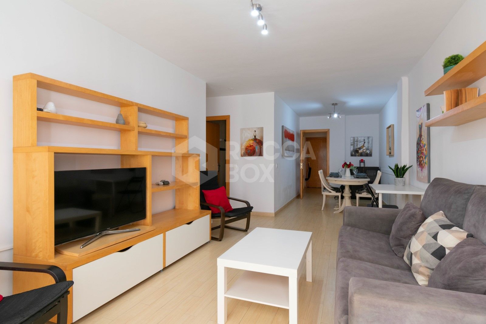 Apartment in a building on the beachfront, on the fabulous Estepona promenade.
