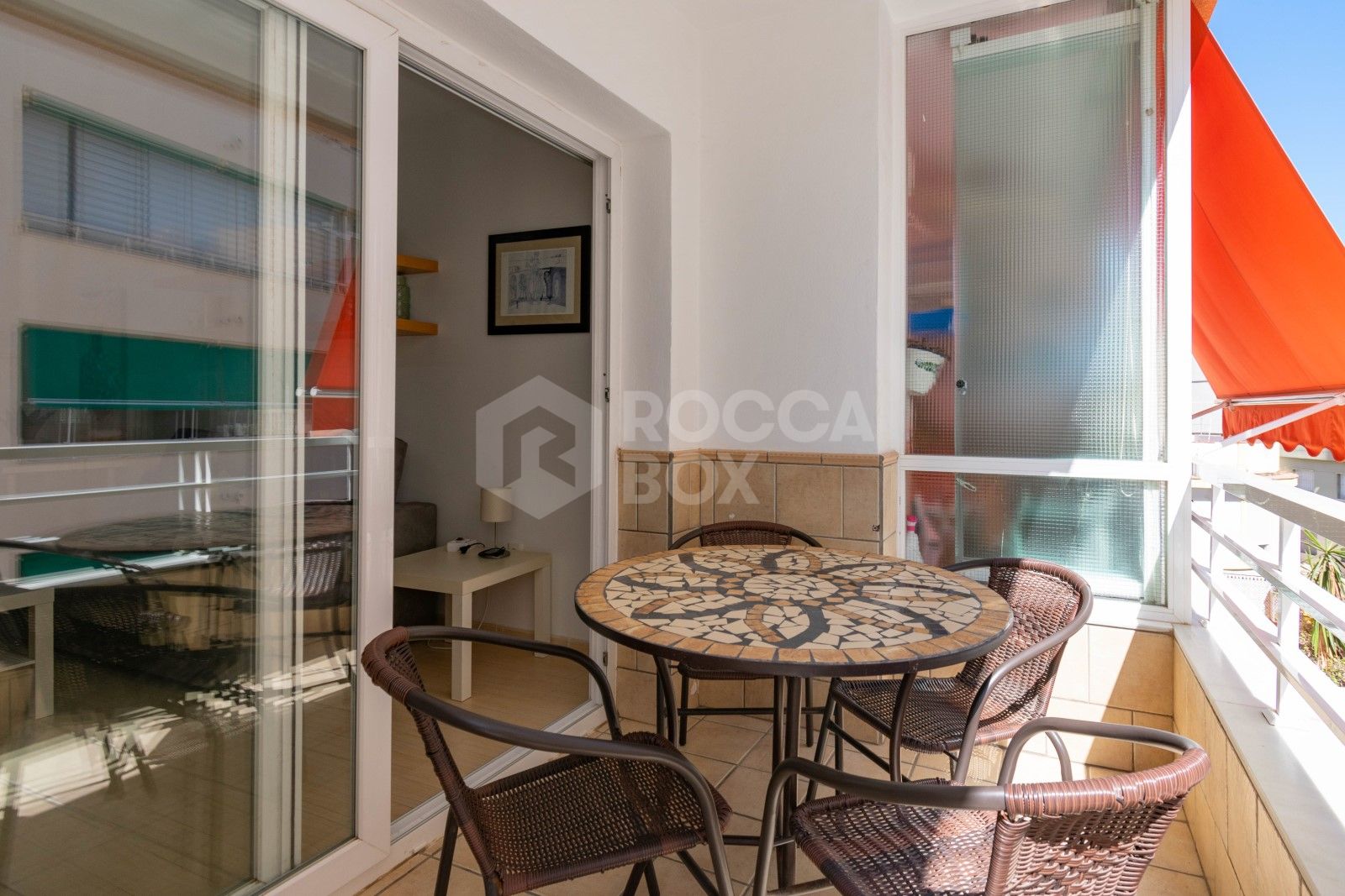 Apartment in a building on the beachfront, on the fabulous Estepona promenade.