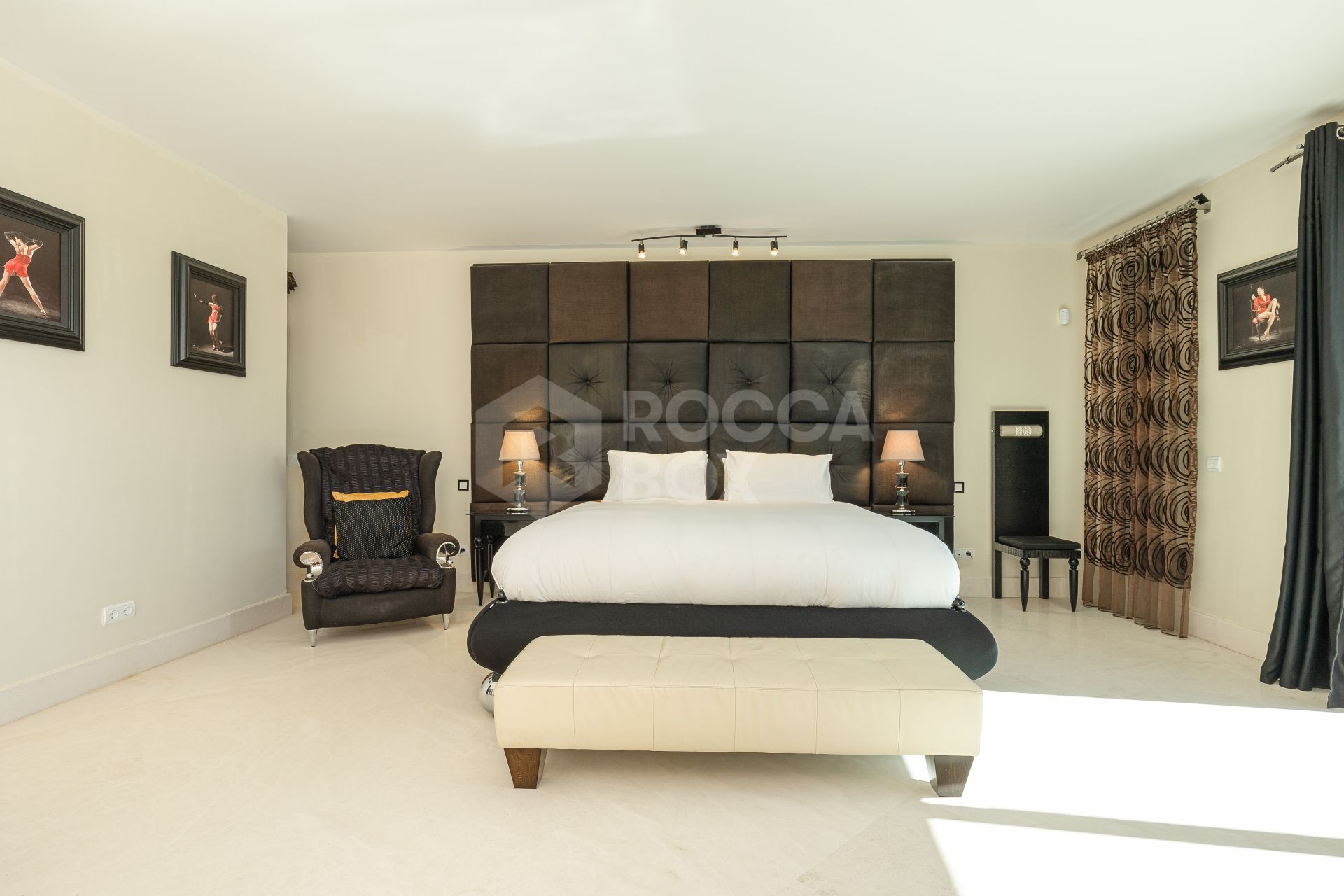 Luxury Villa in Los Flamingos, Benahavis – Exclusive 8-Bedroom Residence with Sea Views