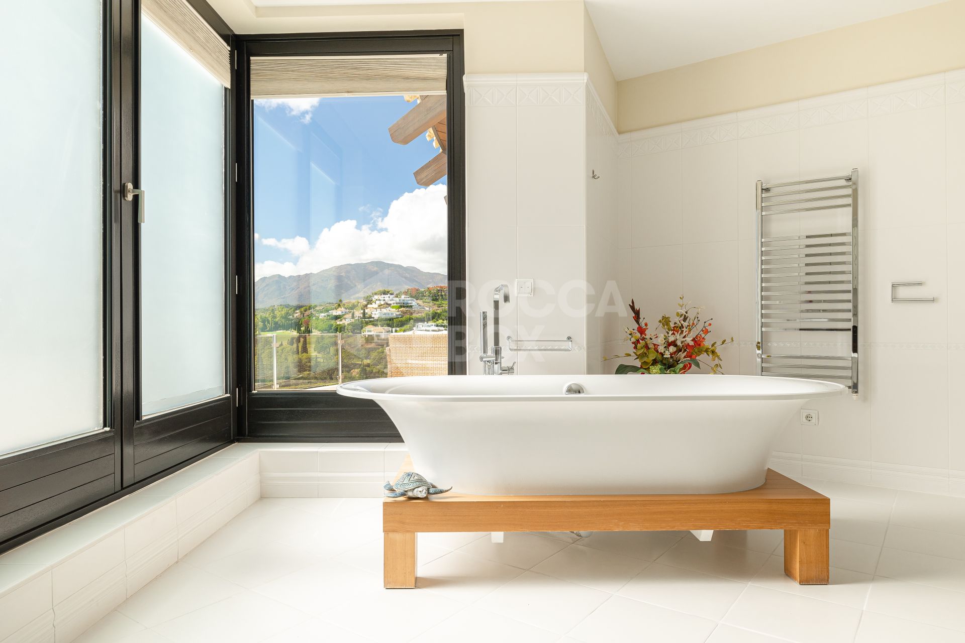 Luxury Villa in Los Flamingos, Benahavis – Exclusive 8-Bedroom Residence with Sea Views