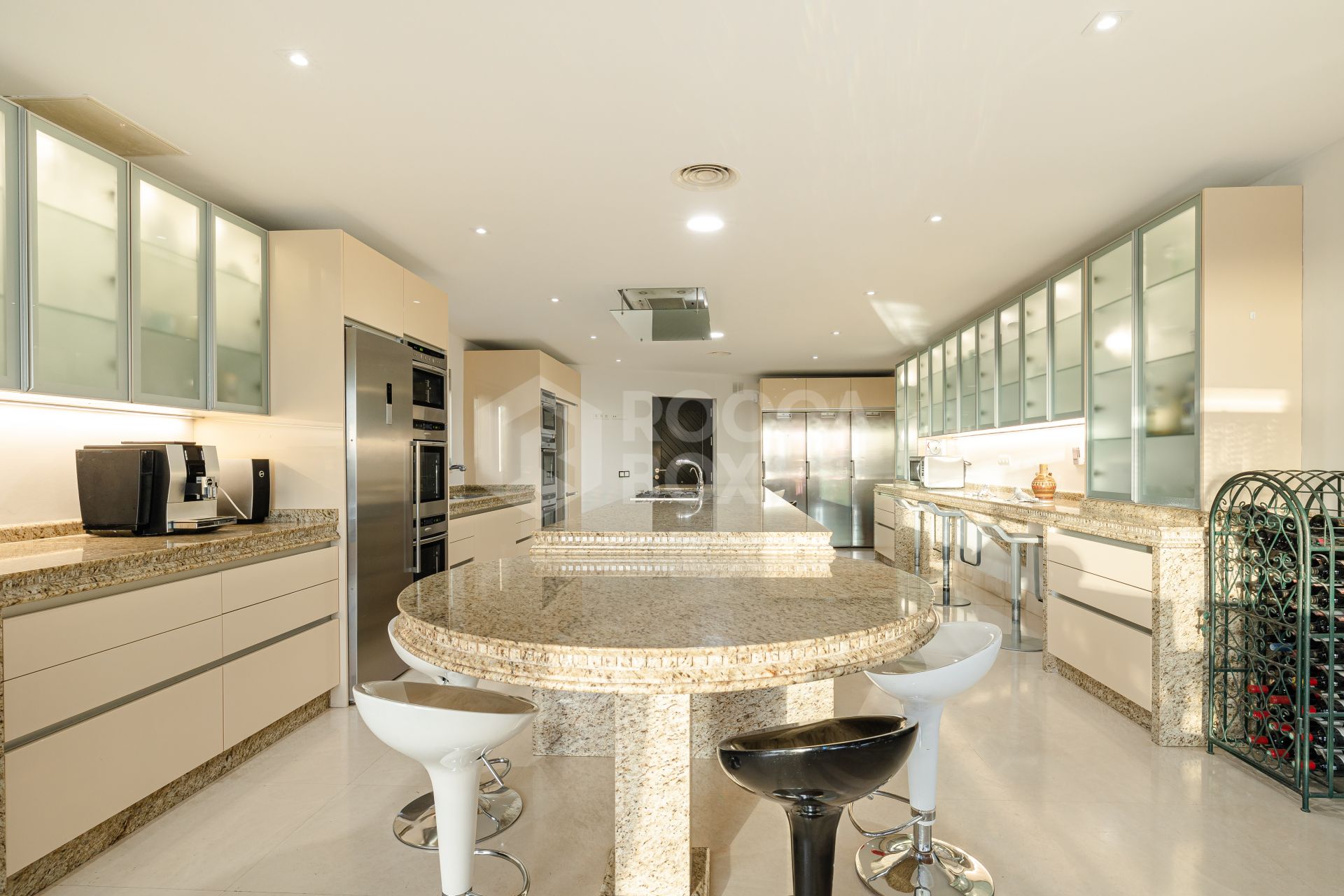 Luxury Villa in Los Flamingos, Benahavis – Exclusive 8-Bedroom Residence with Sea Views