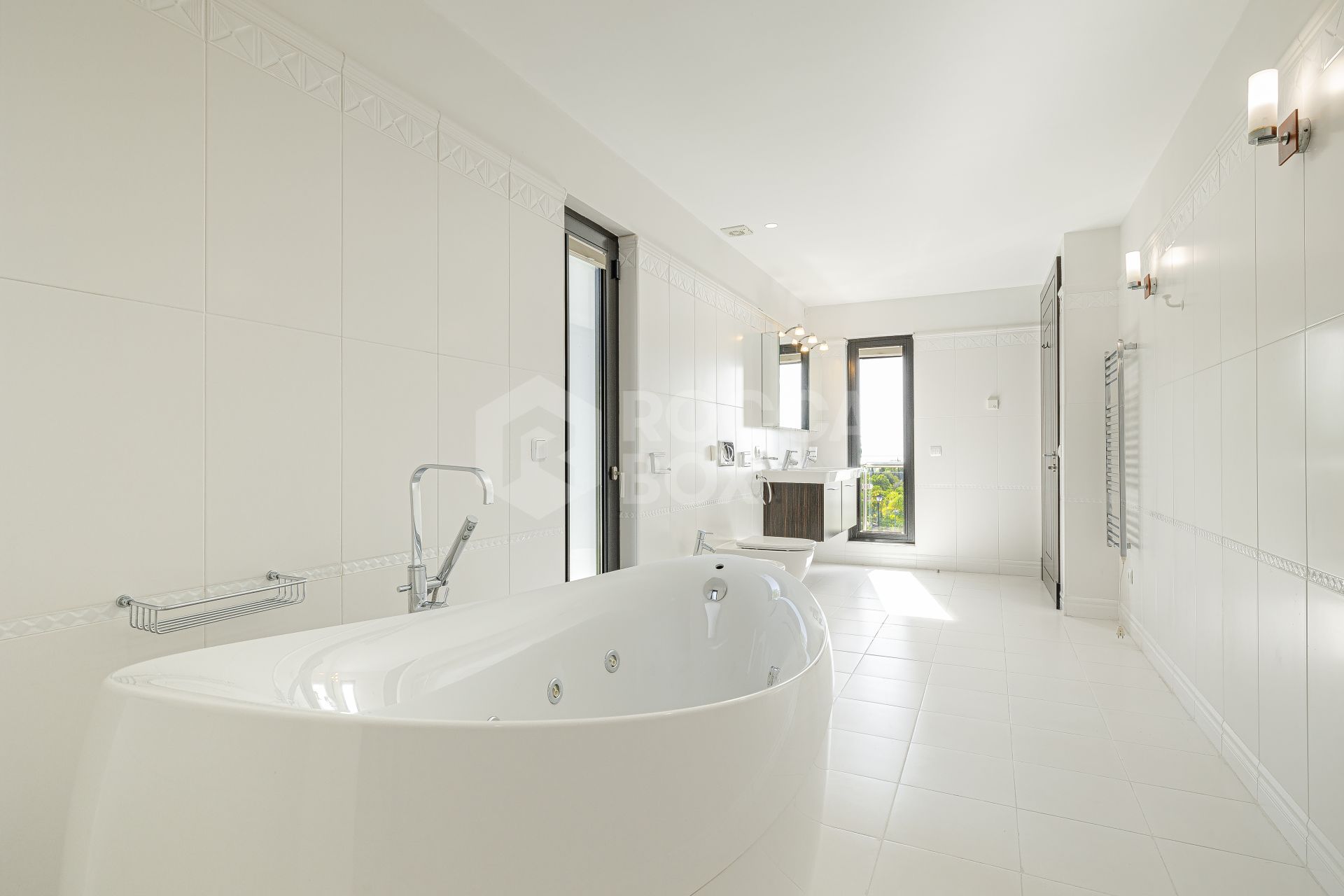 Luxury Villa in Los Flamingos, Benahavis – Exclusive 8-Bedroom Residence with Sea Views