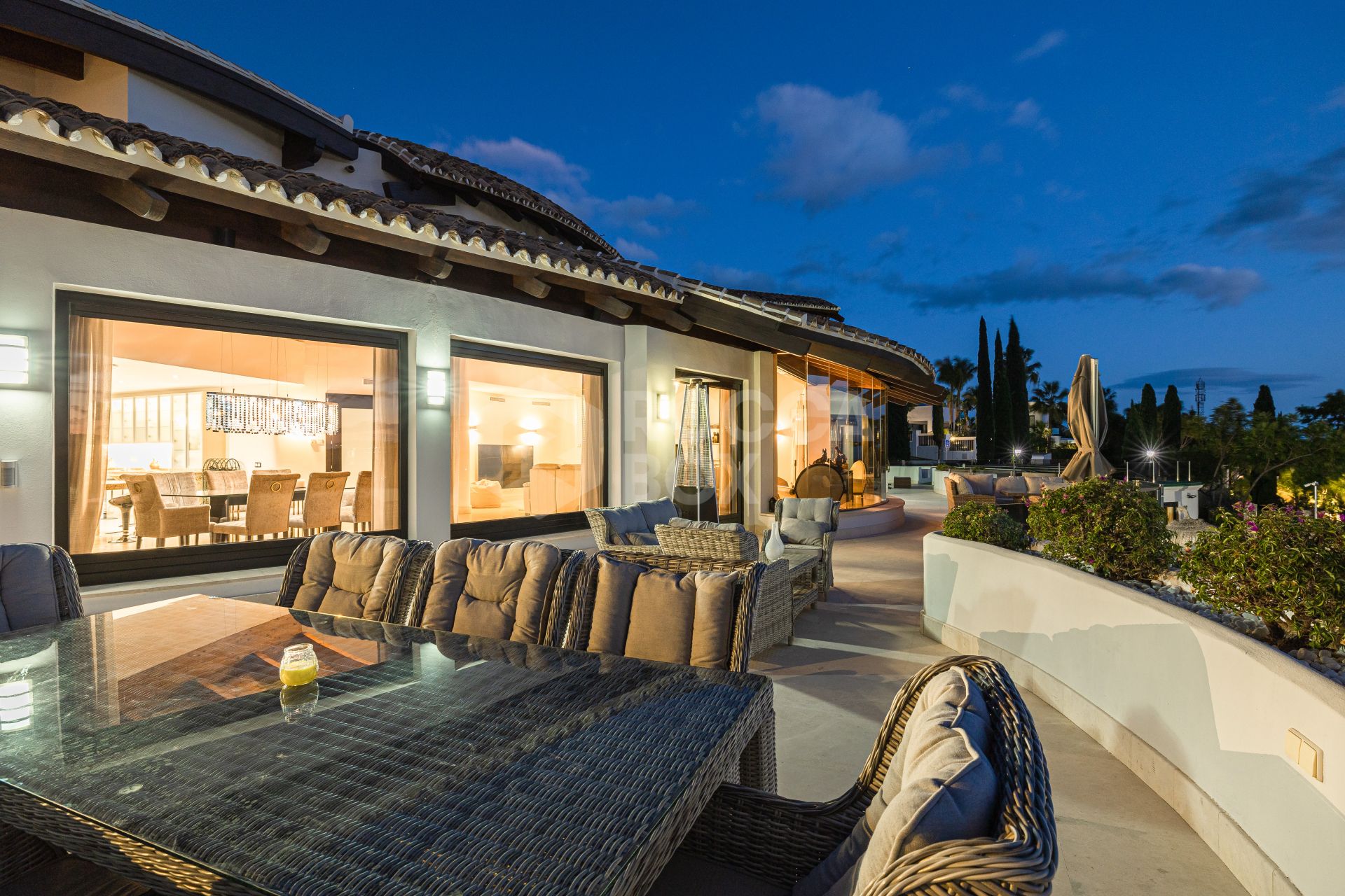 Luxury Villa in Los Flamingos, Benahavis – Exclusive 8-Bedroom Residence with Sea Views