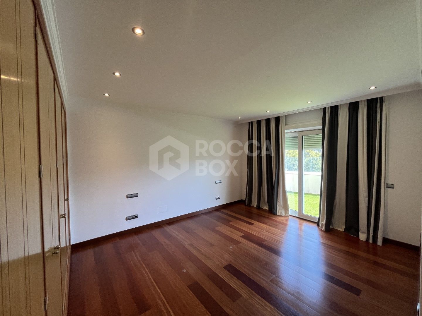 Luxury Duplex Penthouse for Sale in Embrujo Banús | Puerto Banús – Marbella