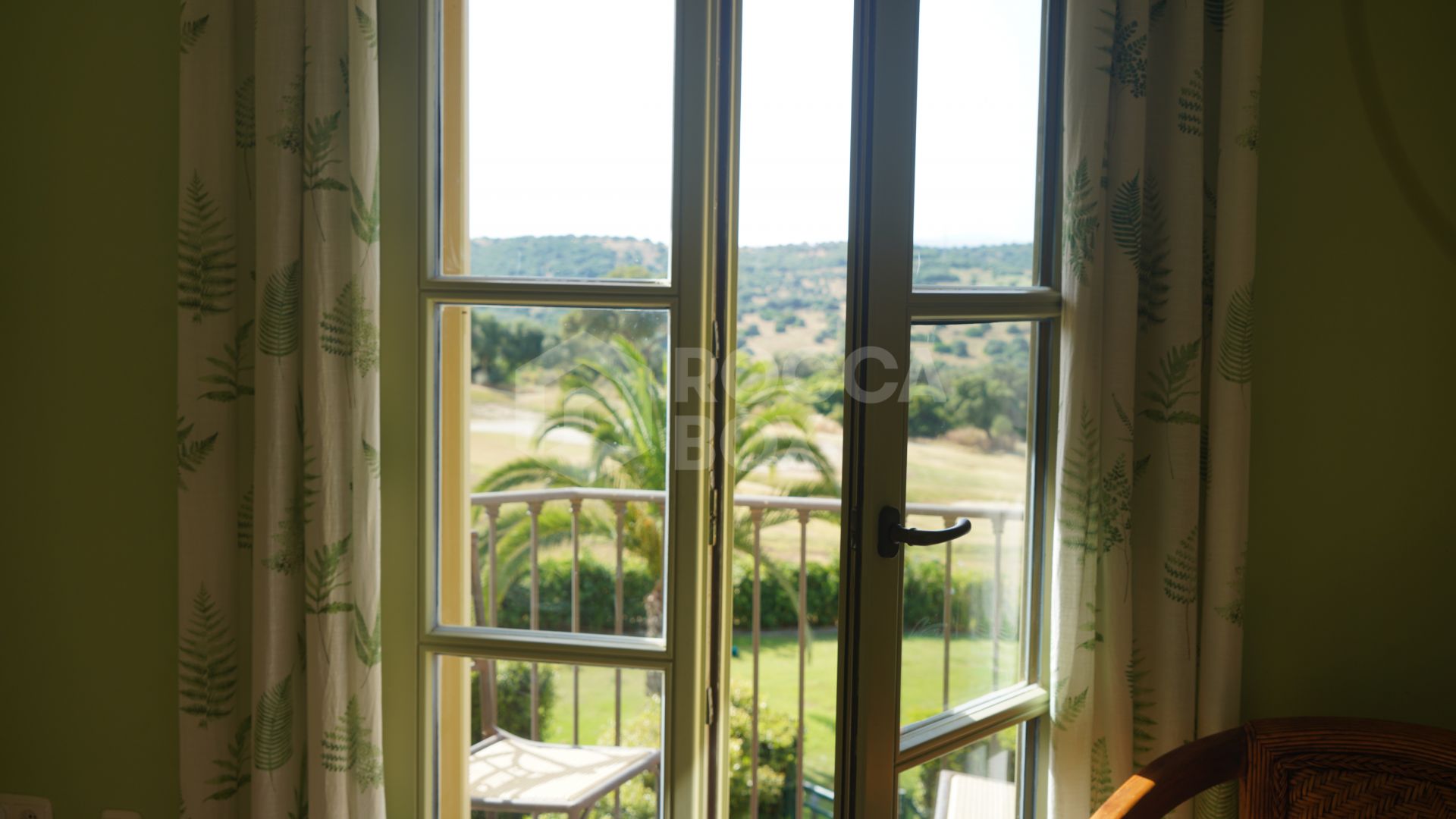 Stylish 4-Bedroom Townhouse in the Exclusive gated Almenara Golf, Panoramic Golf, Mountain & Partial Lake Views in Sotogrande