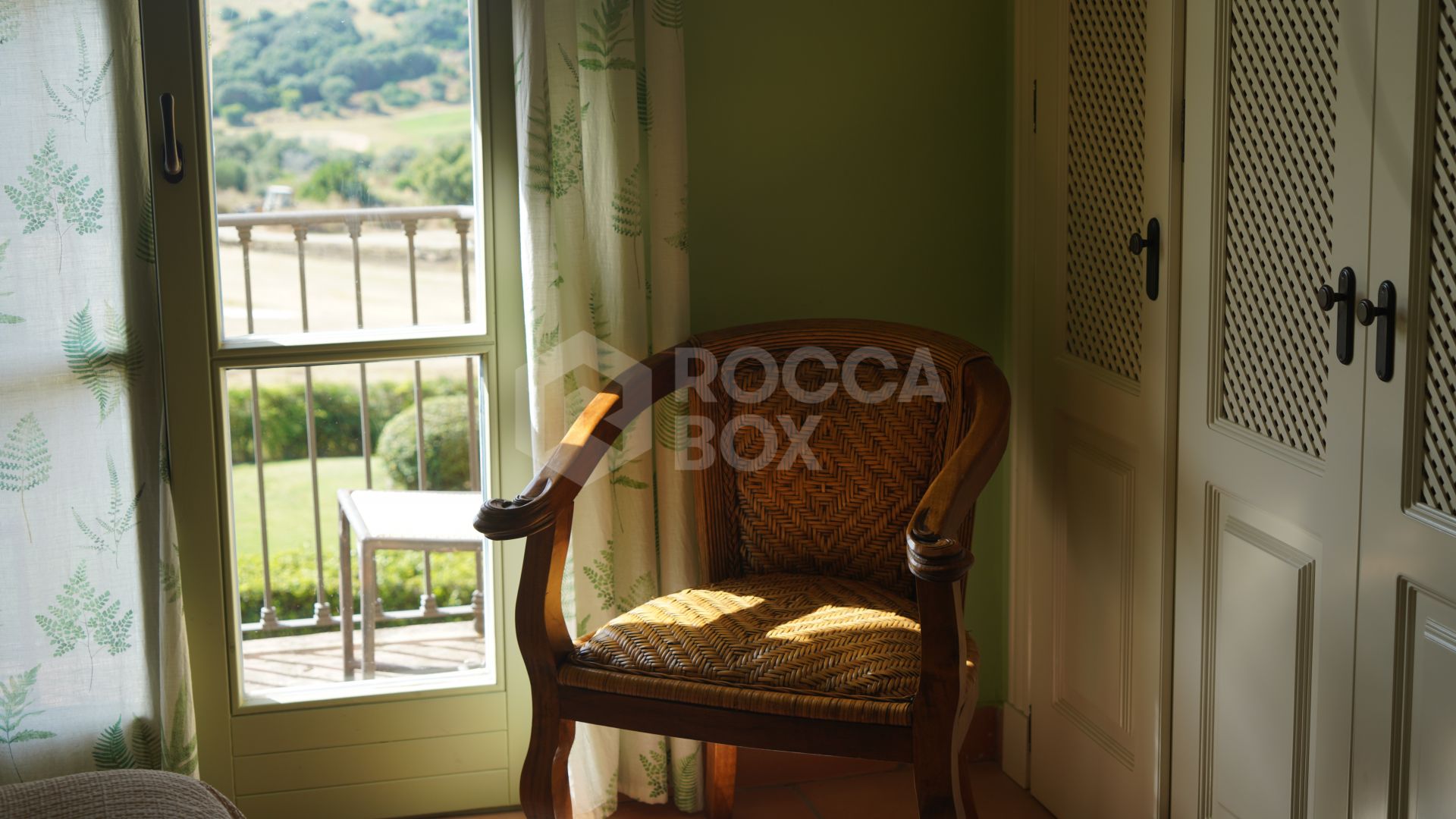 Stylish 4-Bedroom Townhouse in the Exclusive gated Almenara Golf, Panoramic Golf, Mountain & Partial Lake Views in Sotogrande