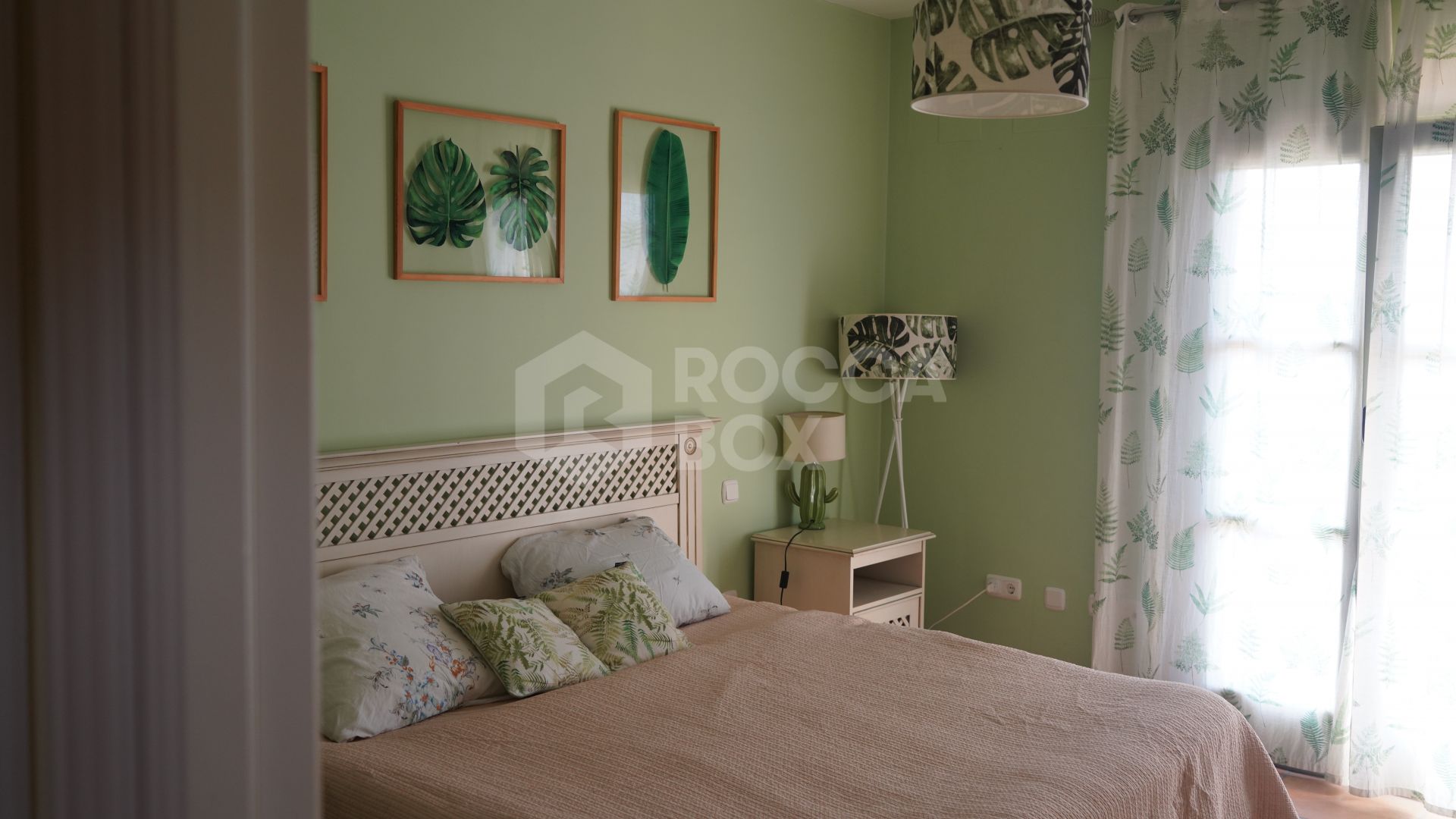 Stylish 4-Bedroom Townhouse in the Exclusive gated Almenara Golf, Panoramic Golf, Mountain & Partial Lake Views in Sotogrande