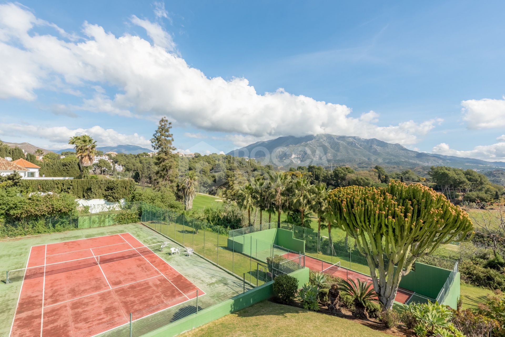 Scandinavian style townhouse with sea view in Aloha