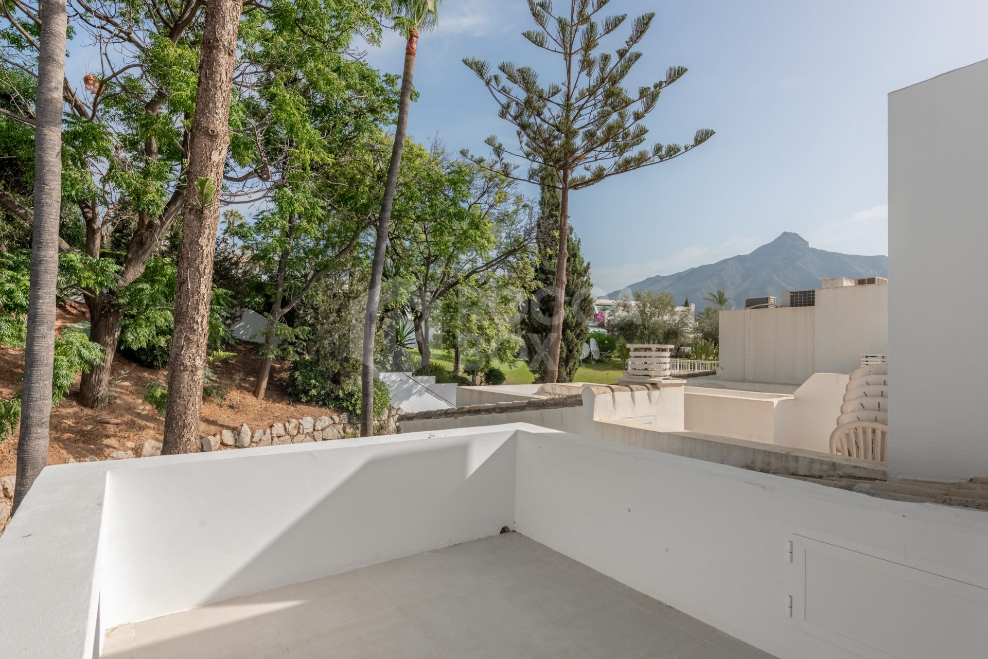 Scandinavian style townhouse with sea view in Aloha