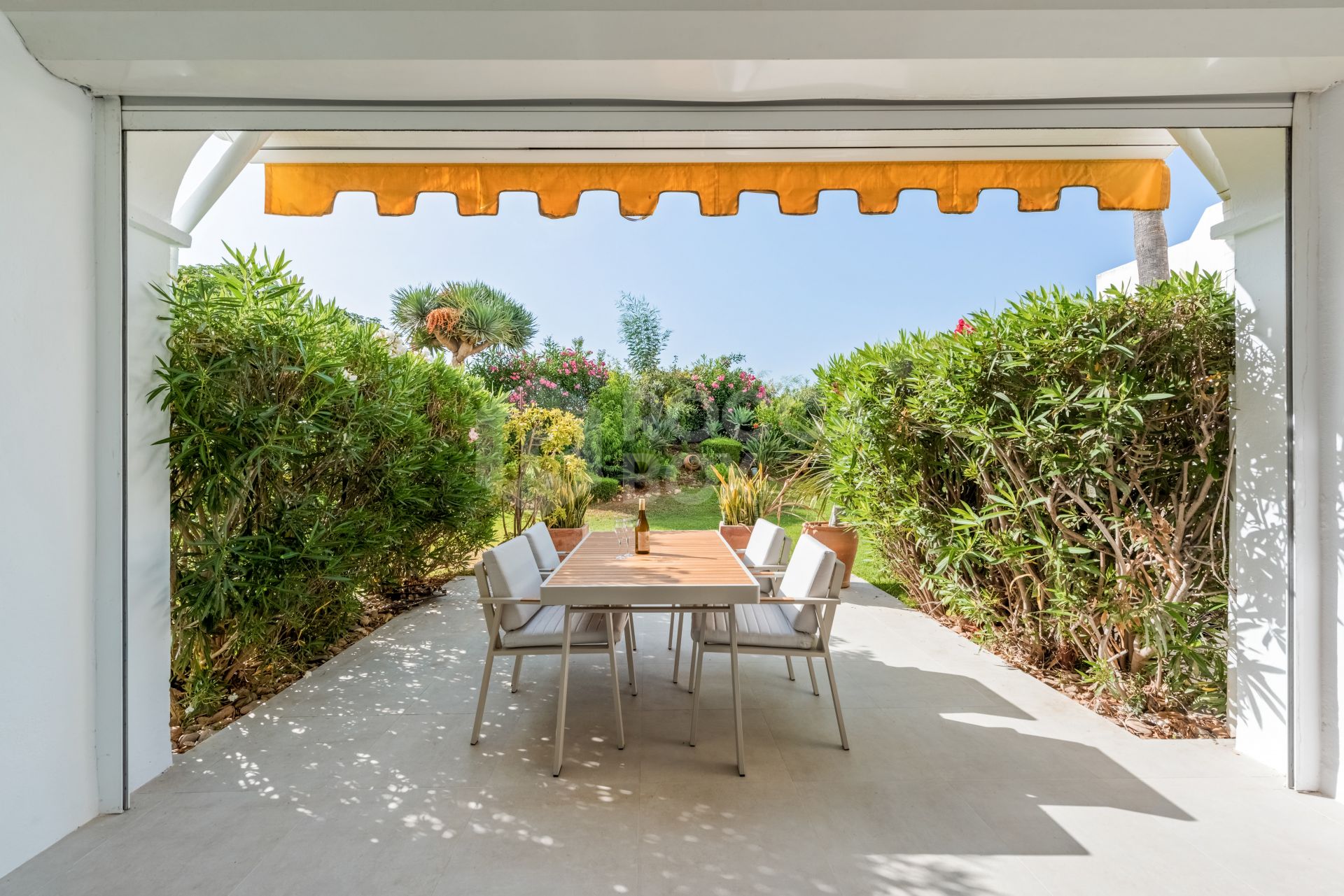 Scandinavian style townhouse with sea view in Aloha