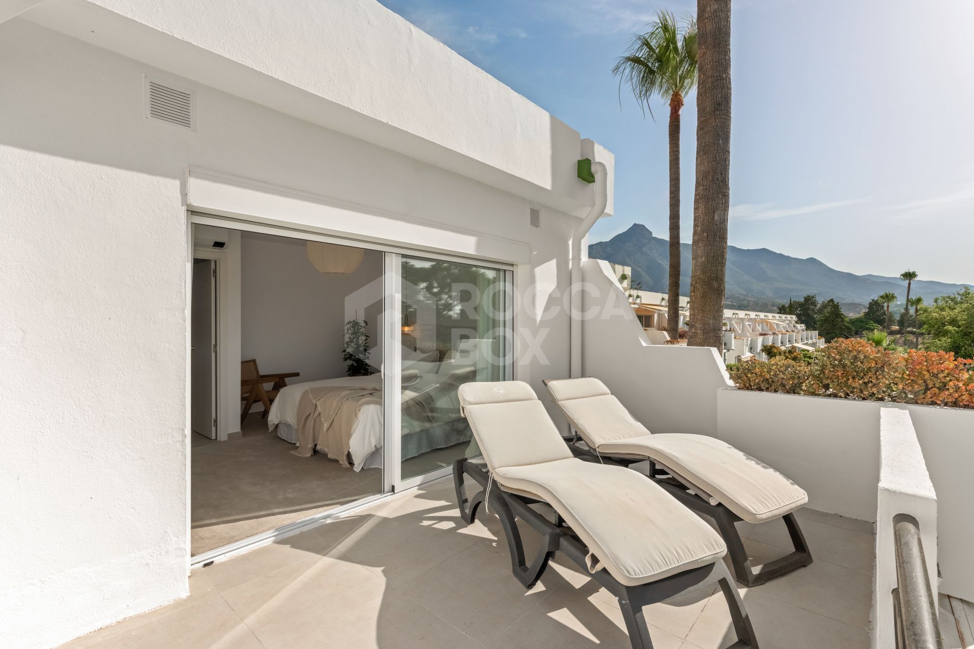 Scandinavian style townhouse with sea view in Aloha