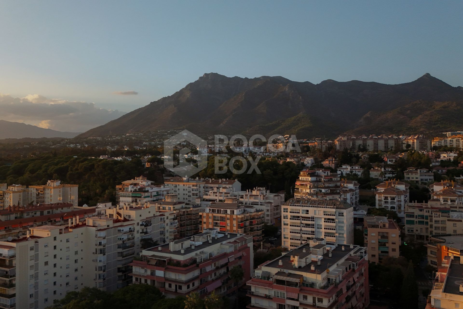 Marbella Penthouse - Private Rooftop Pool & La Concha Views