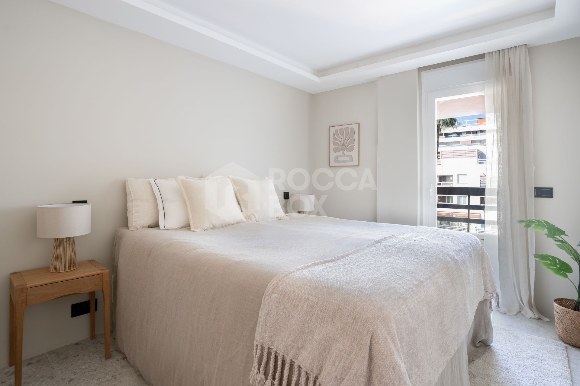 Marbella Penthouse - Private Rooftop Pool & La Concha Views