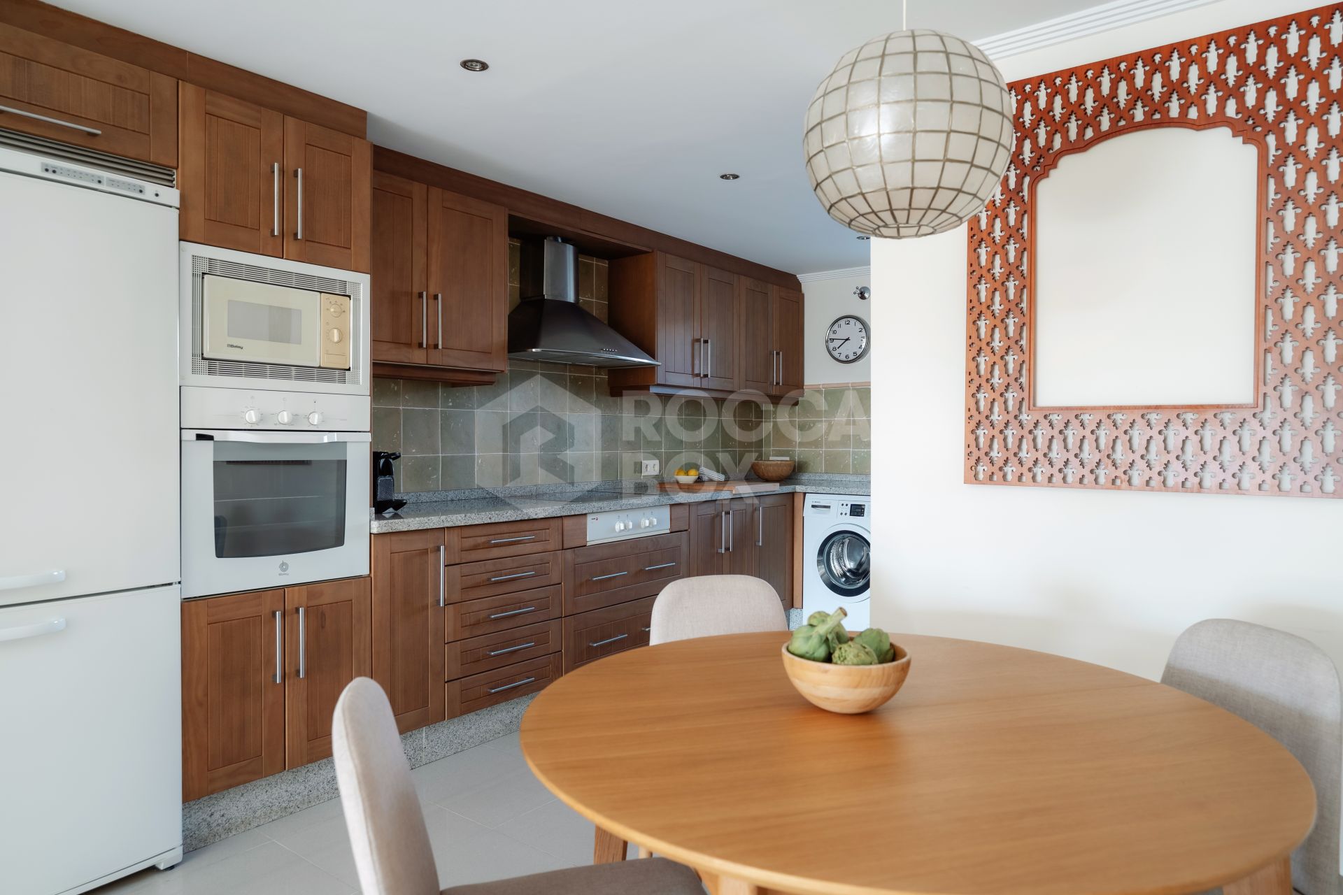 Sea view apartment on prime location