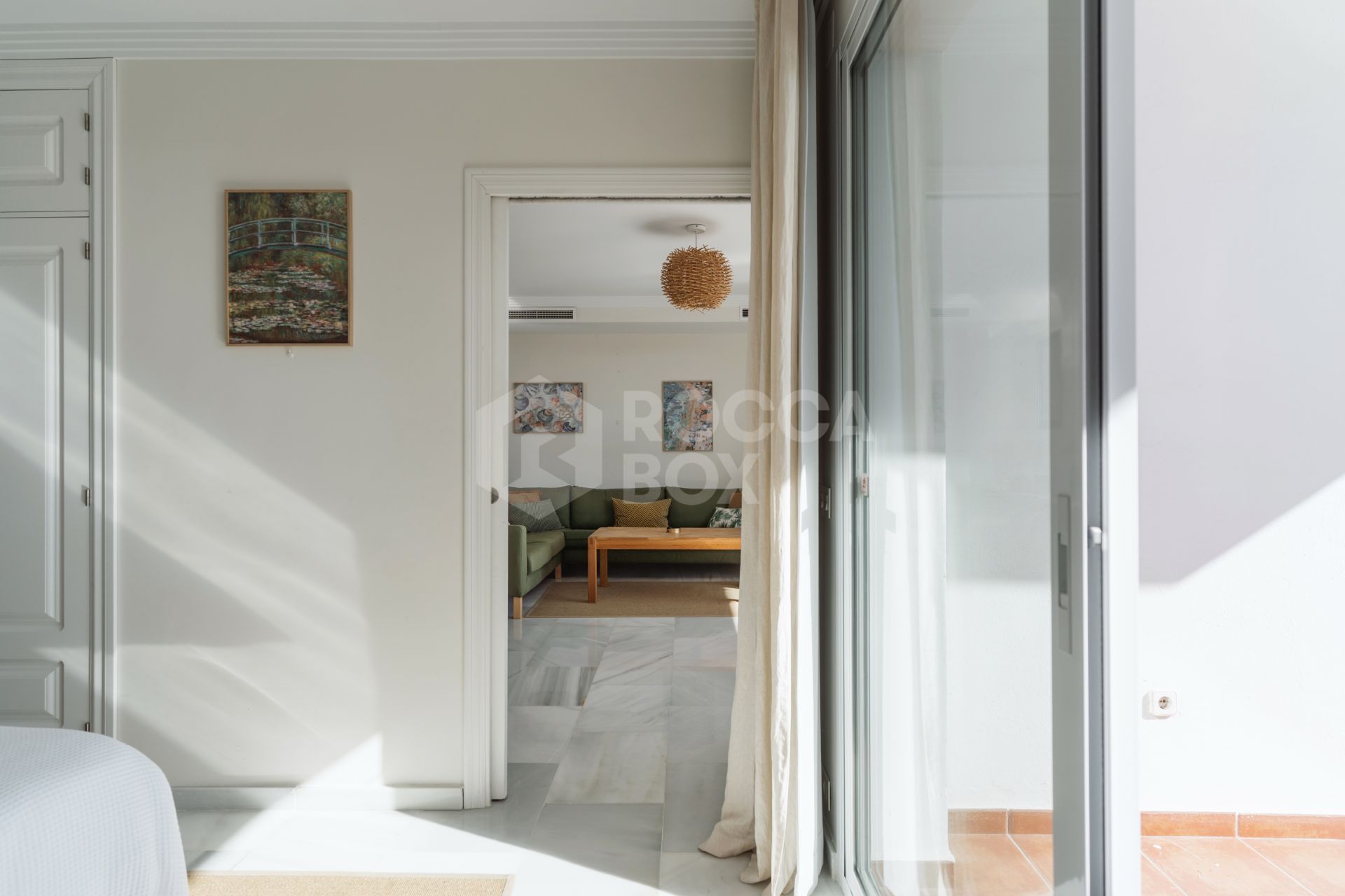 Sea view apartment on prime location