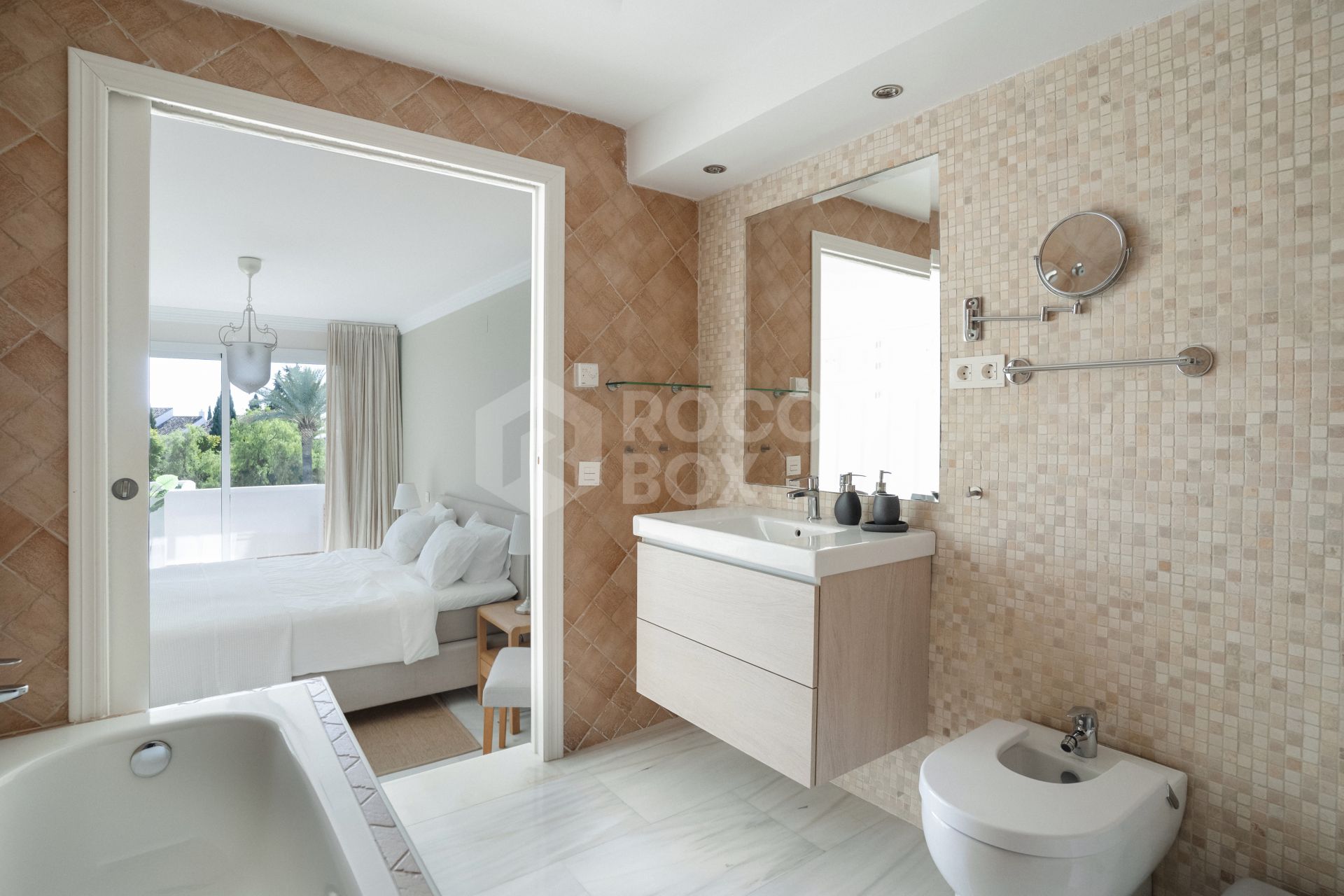 Sea view apartment on prime location