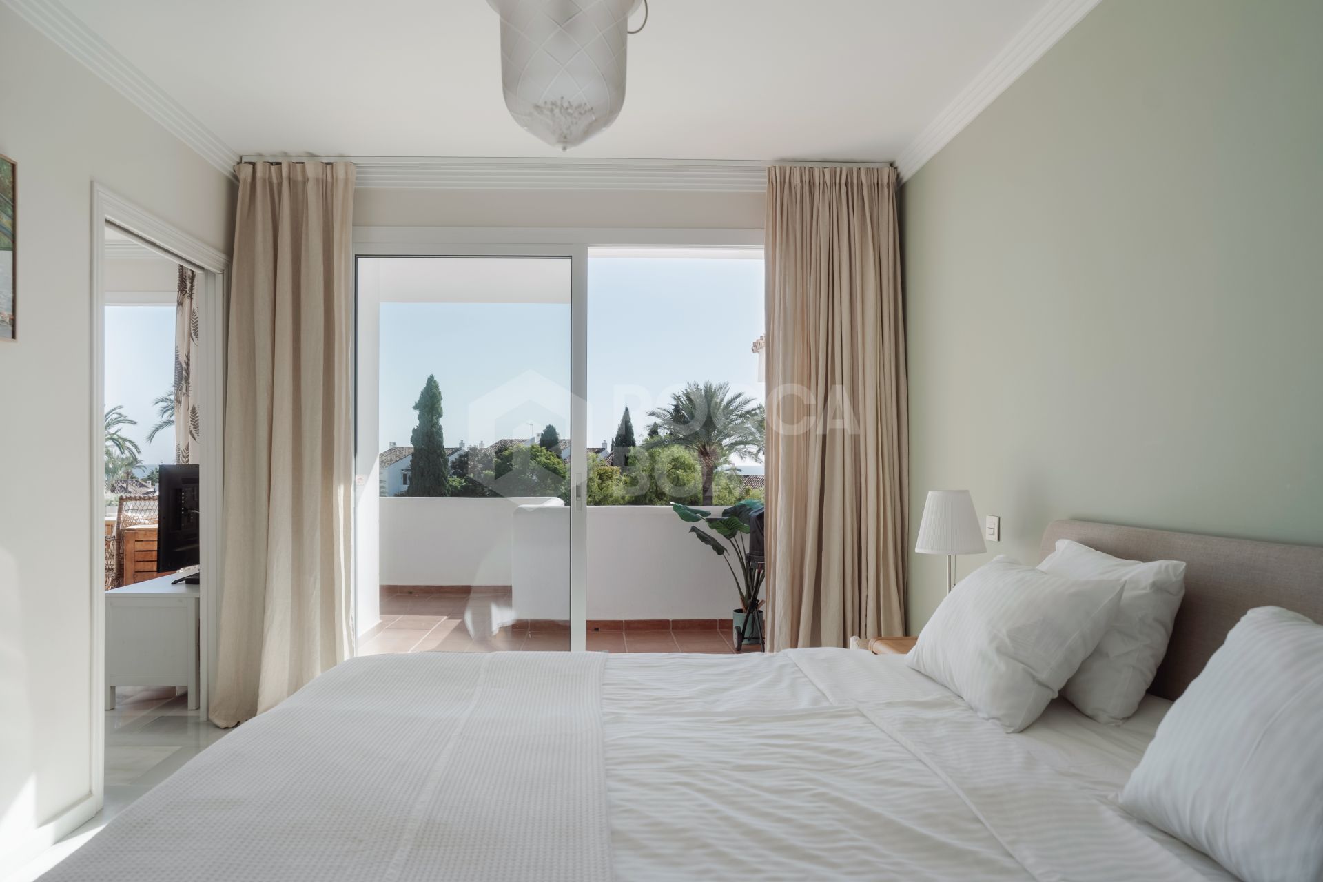 Sea view apartment on prime location