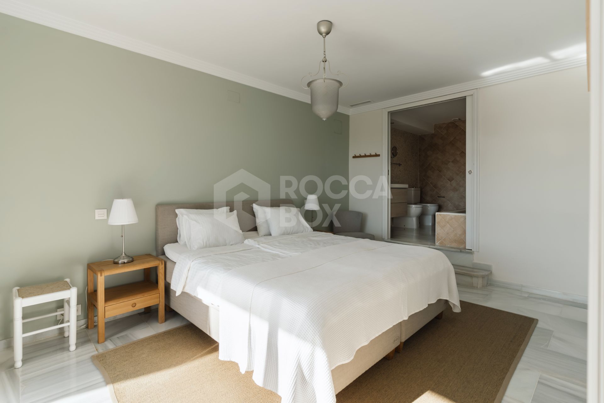 Sea view apartment on prime location