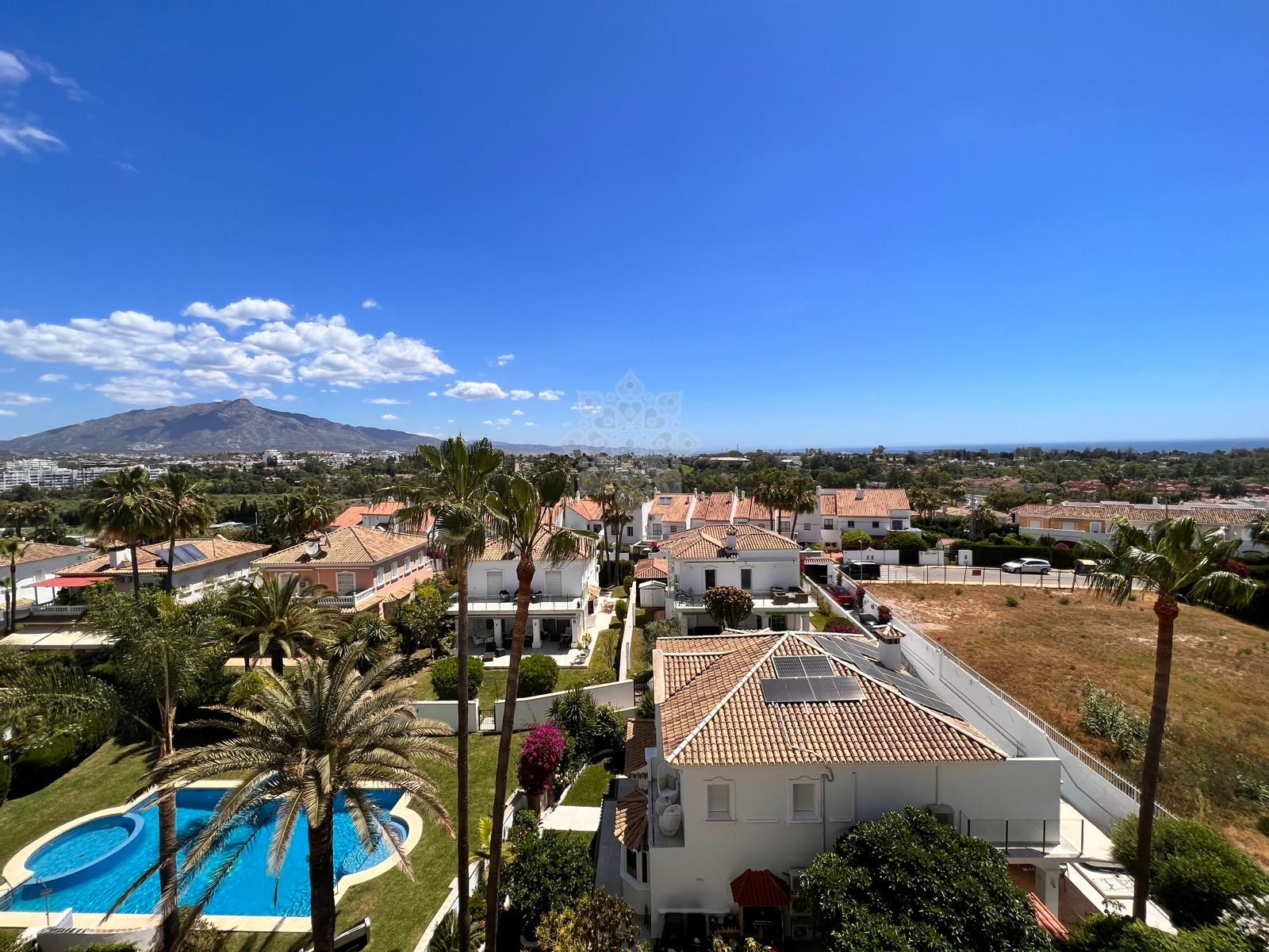 Penthouse in Atalaya, Estepona