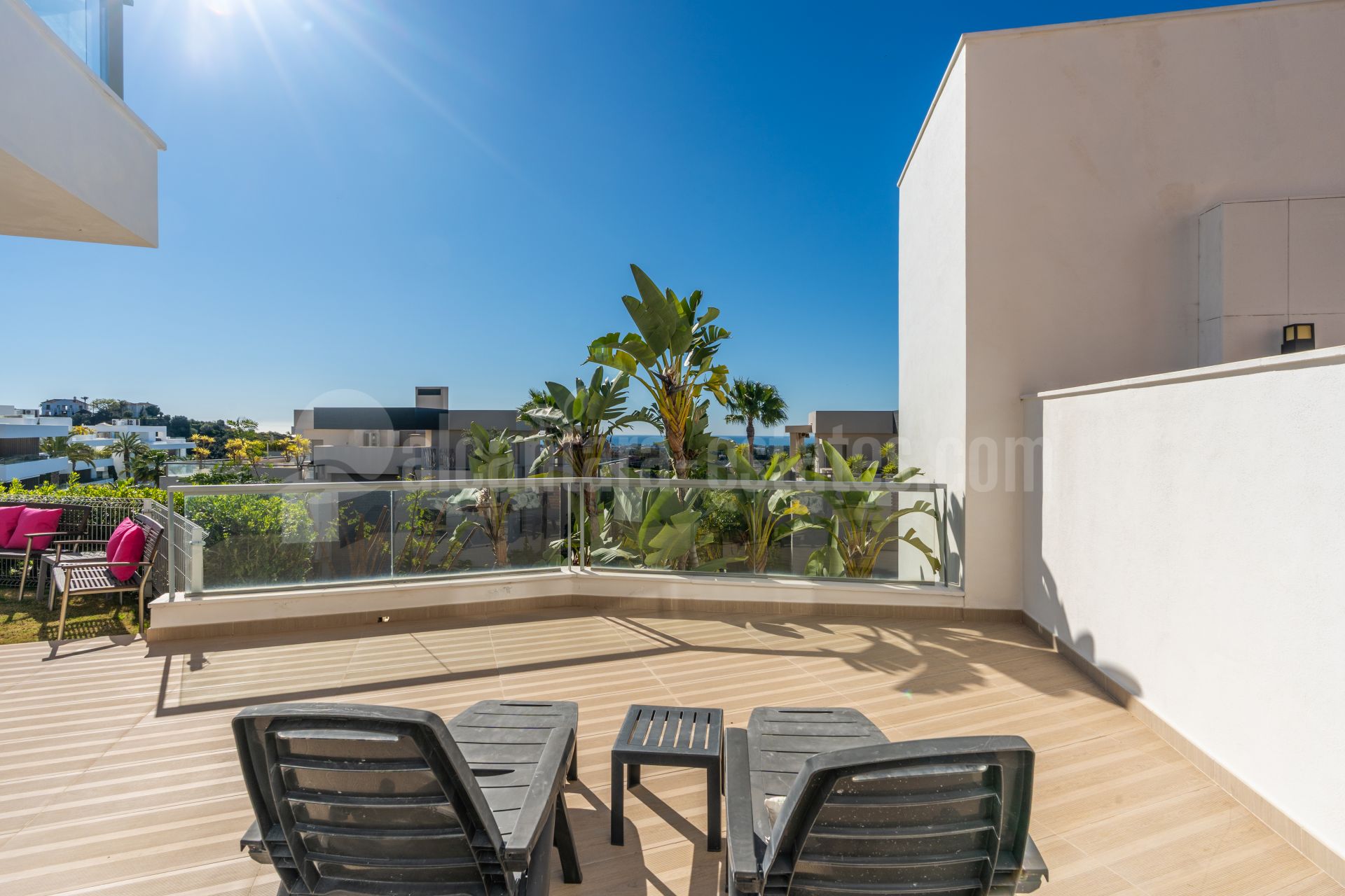 Ground Floor Apartment in Los Arqueros, Benahavis